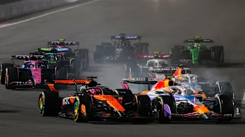 LAS VEGAS, NEVADA - NOVEMBER 22: Liam Lawson of New Zealand driving the (30) Visa Cash App Racing