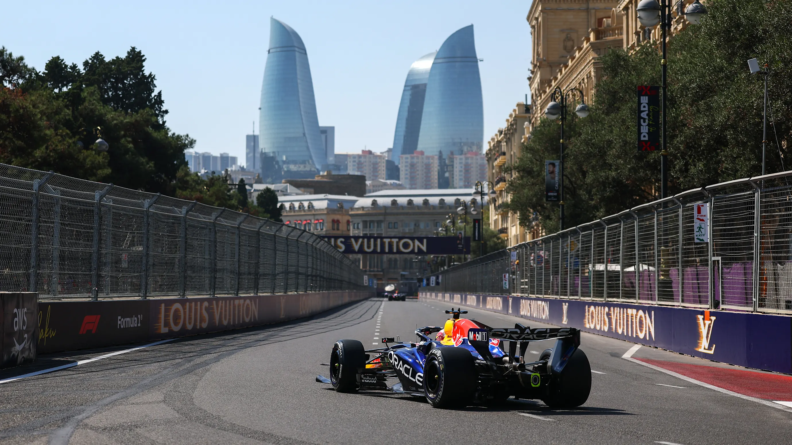 BAKU, AZERBAIJAN - SEPTEMBER 25: Pole position qualifier George Russell of Great Britain and