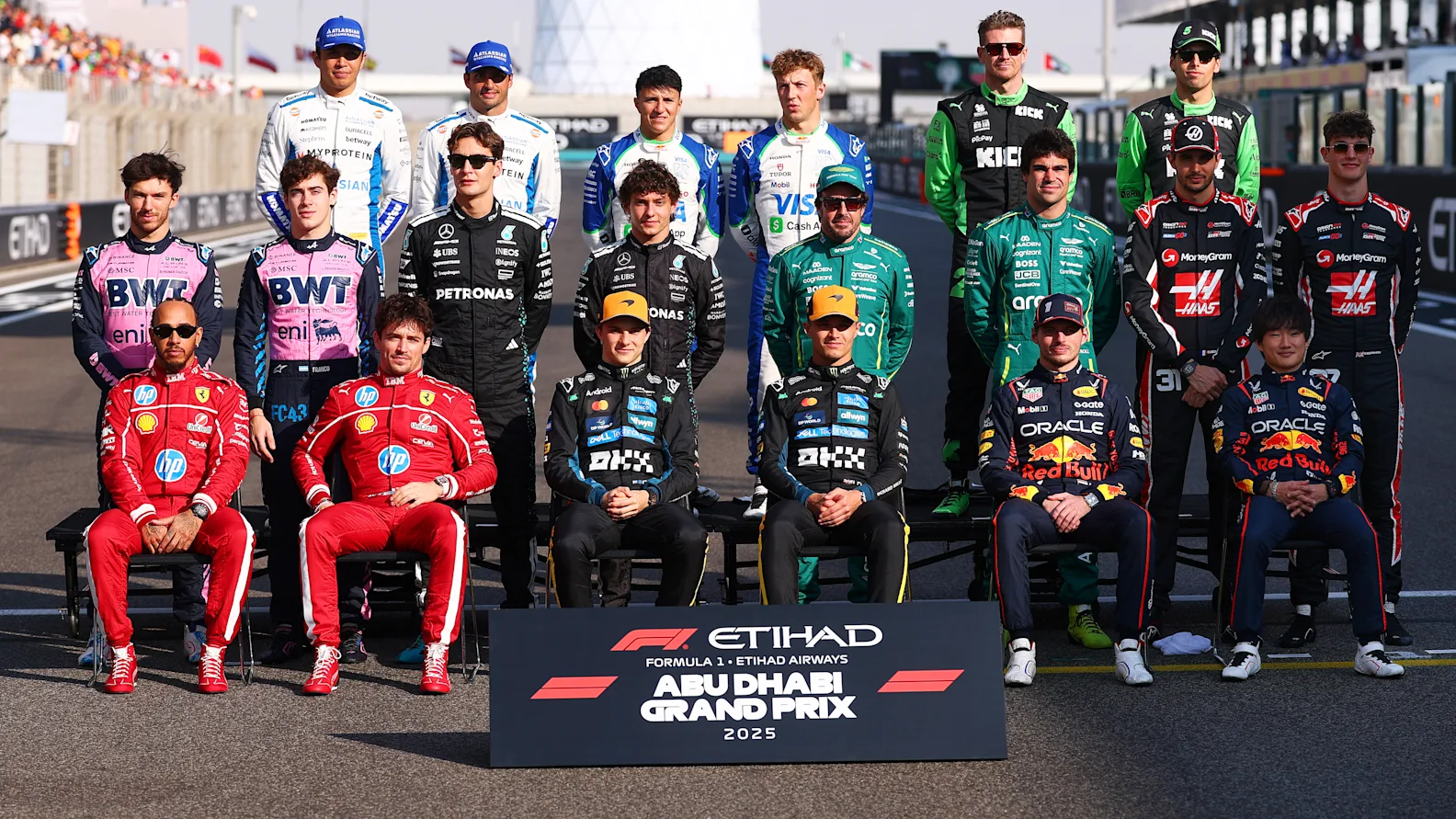 ABU DHABI, UNITED ARAB EMIRATES - DECEMBER 07: The 2025 F1 drivers photo call prior to the F1 Grand