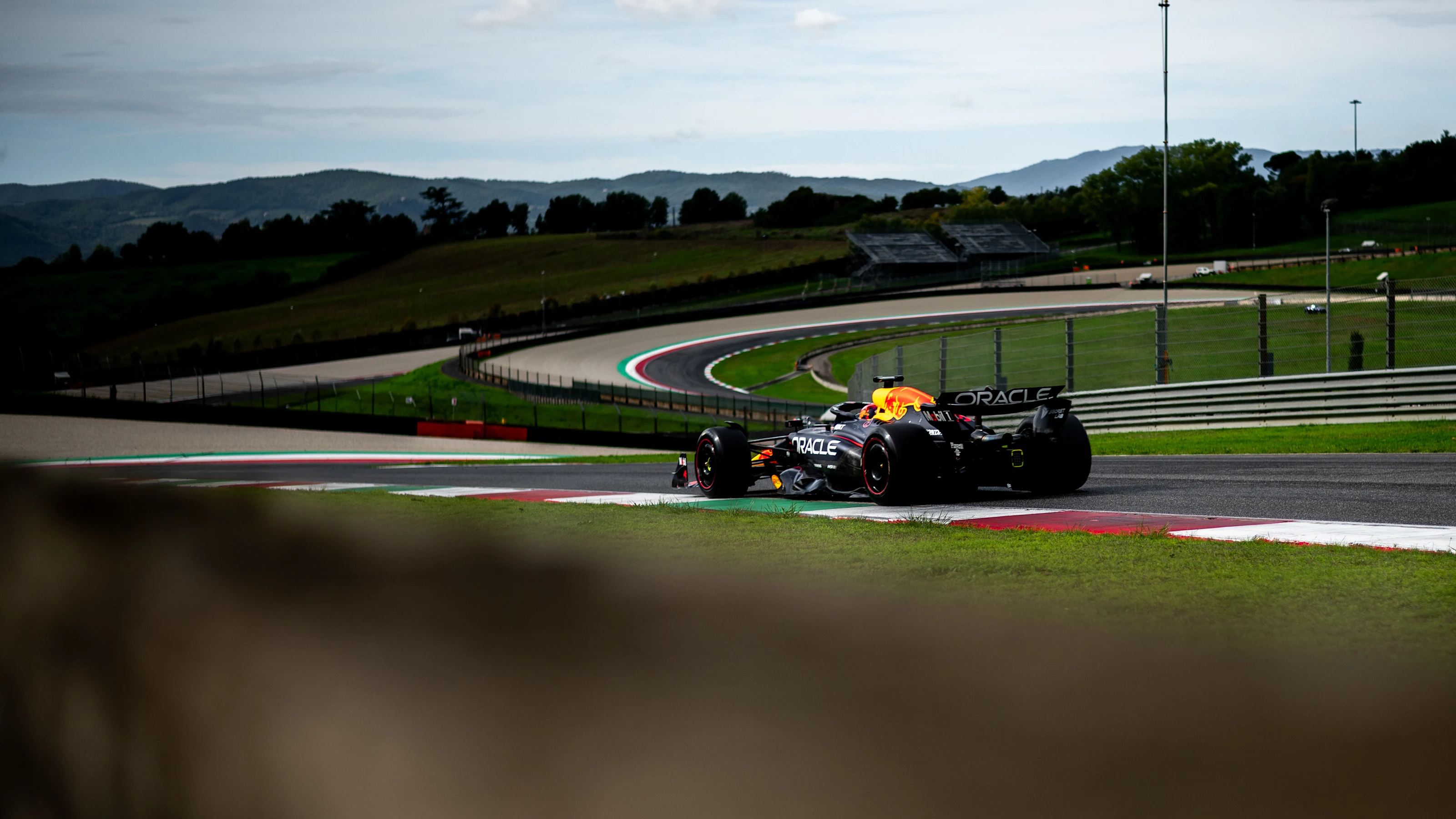 testpirelli-mugello-redbullliamlawson3.jpg