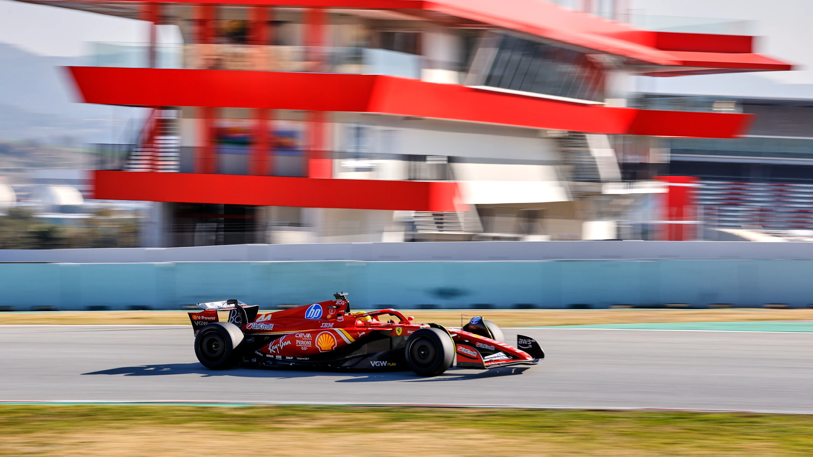 pirelliprivatetestingbarcelonaday2-14.jpg