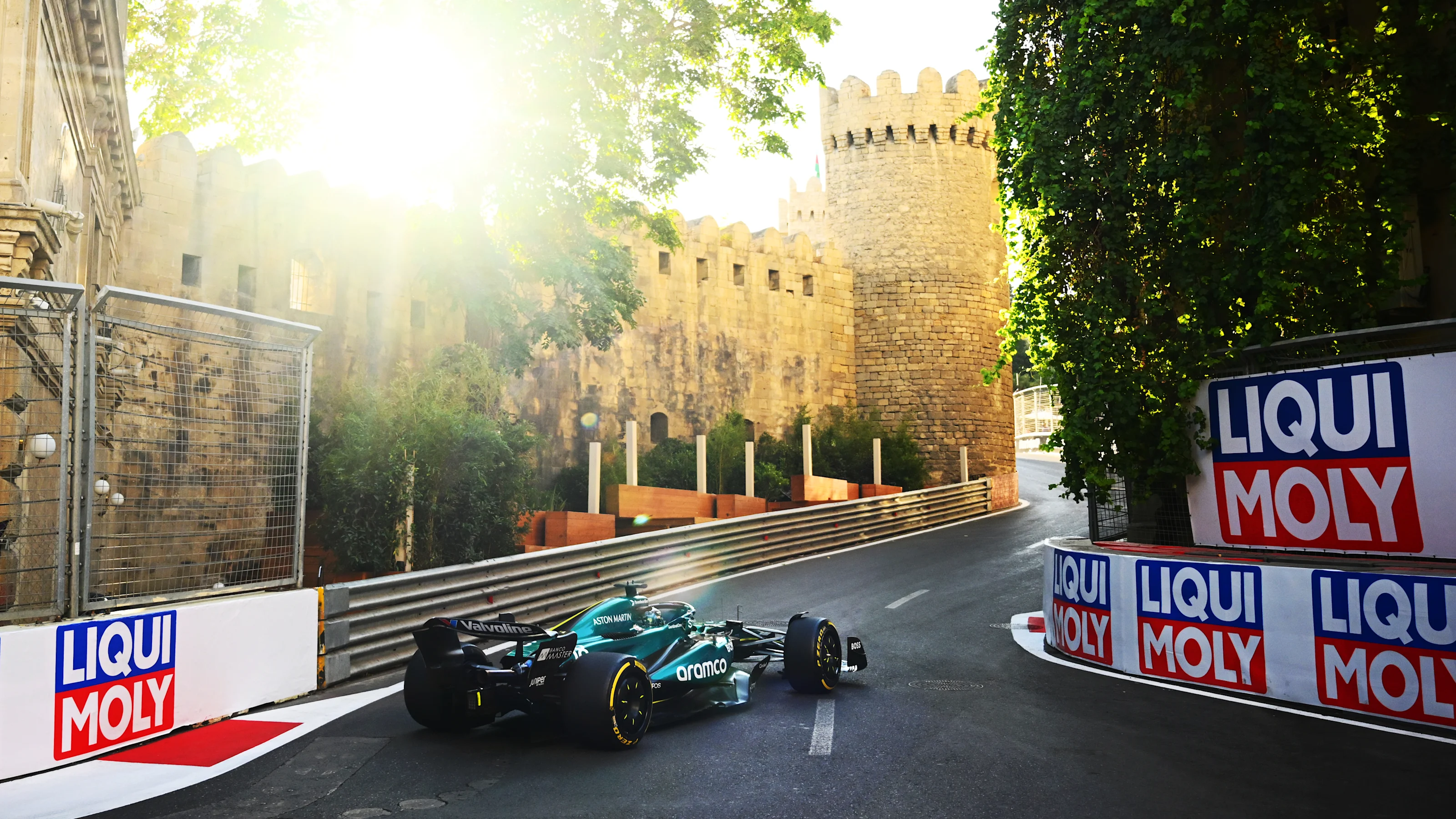 BAKU, AZERBAIJAN - SEPTEMBER 13: Lance Stroll of Canada driving the (18) Aston Martin AMR24