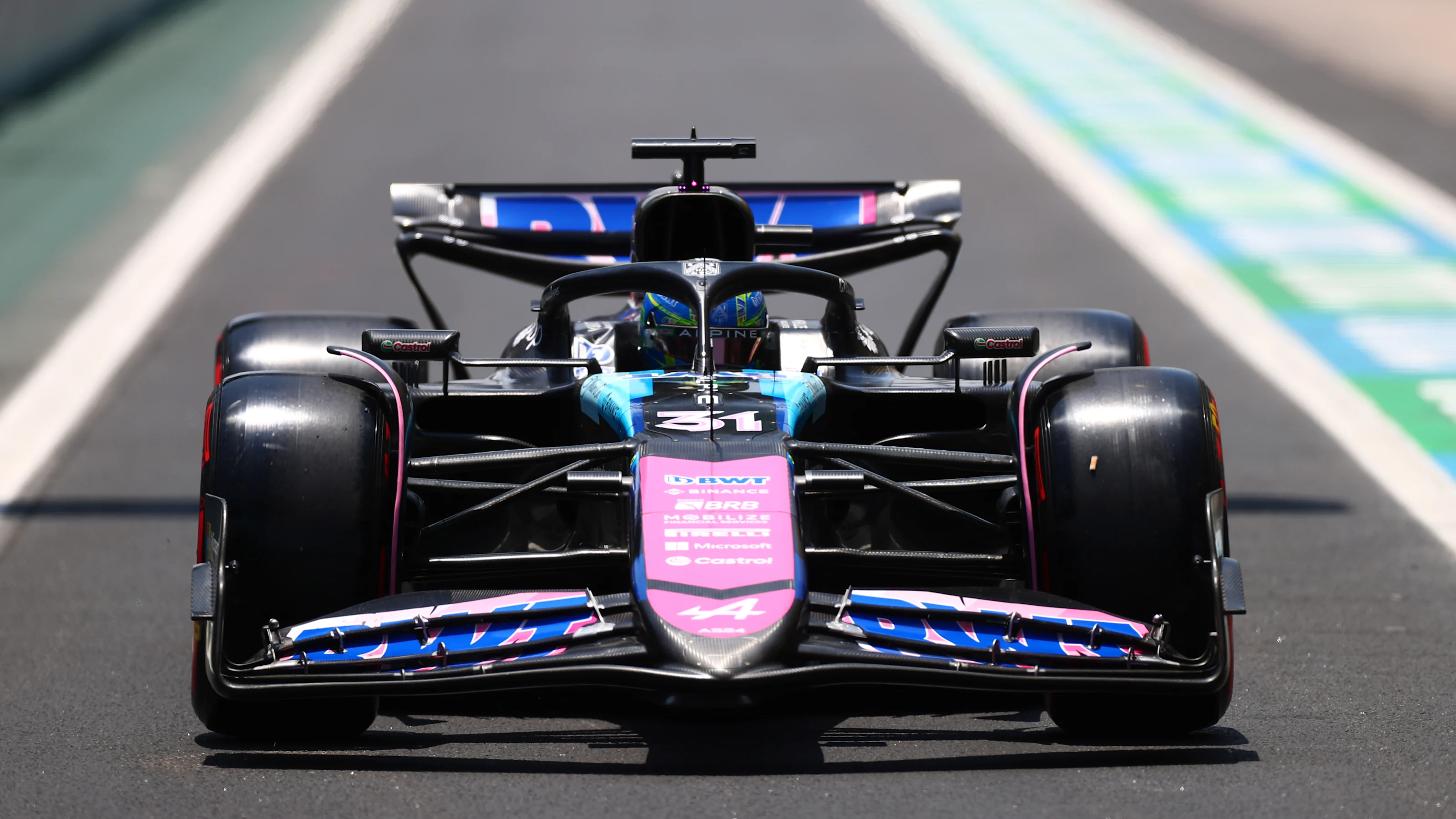 SAO PAULO, BRAZIL - NOVEMBER 01: Esteban Ocon of France driving the (31) Alpine F1 A524 Renault in