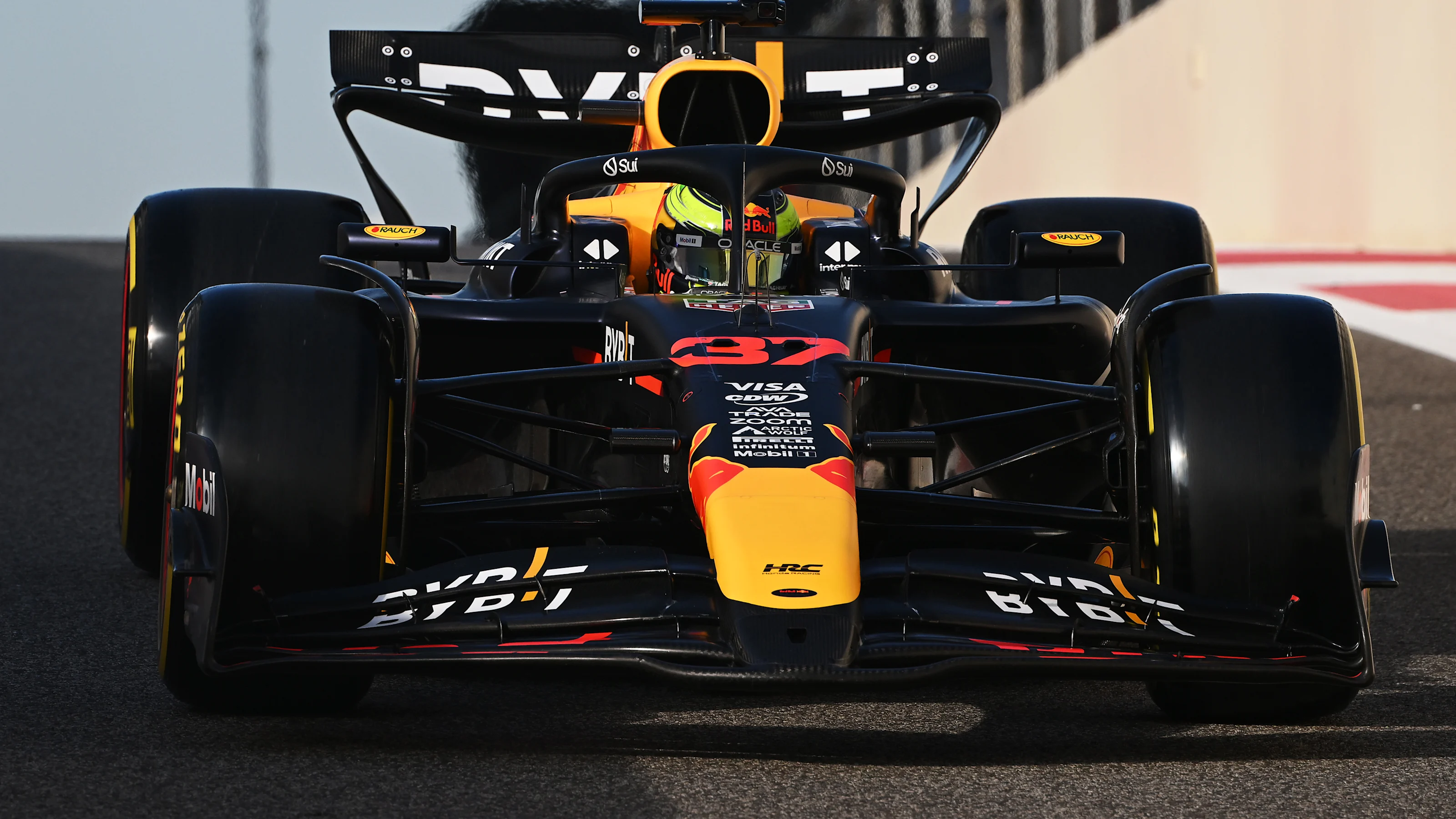 ABU DHABI, UNITED ARAB EMIRATES - DECEMBER 10: Isack Hadjar of France driving the (37) Oracle Red