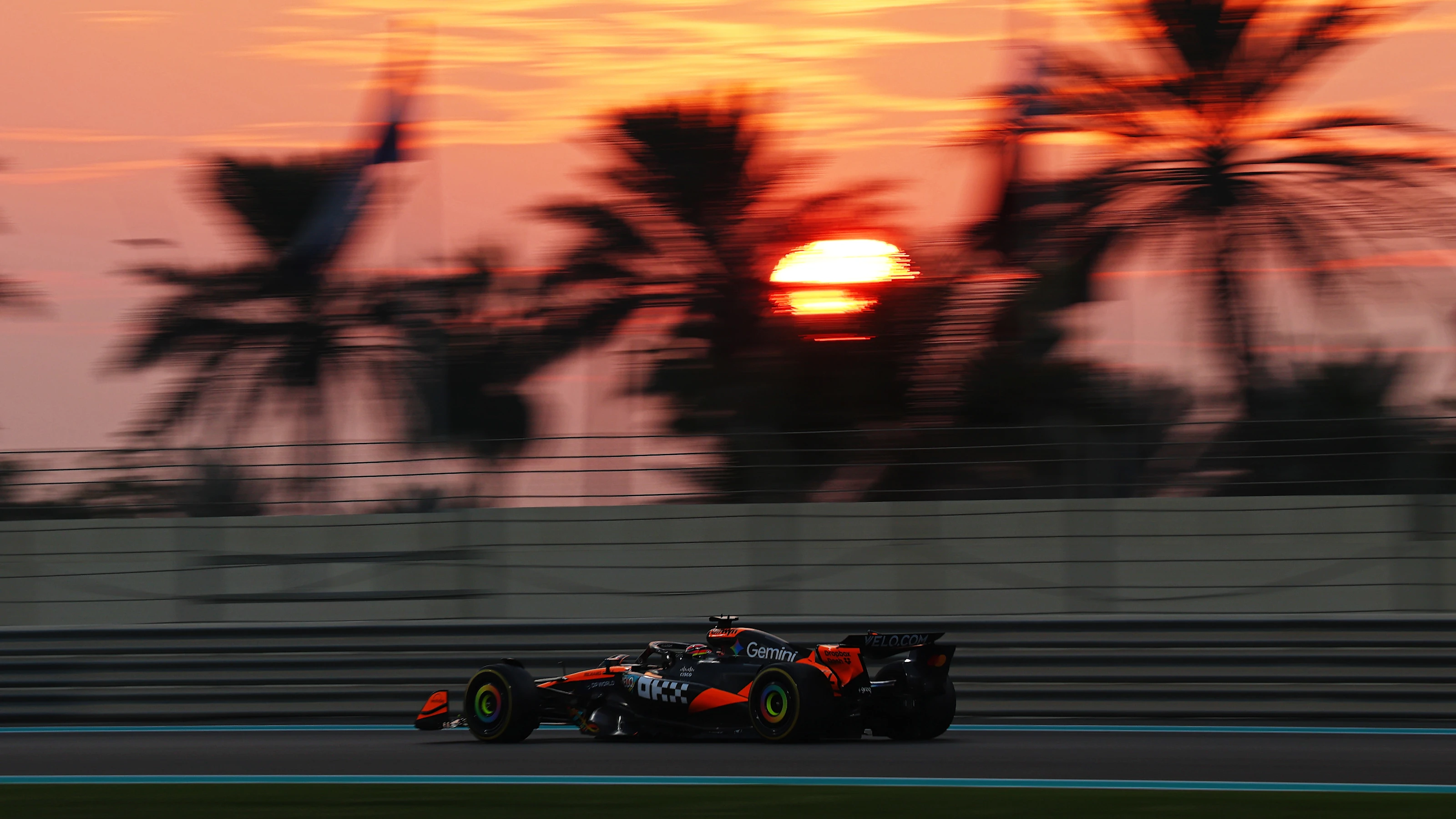 ABU DHABI, UNITED ARAB EMIRATES - DECEMBER 05: Oscar Piastri of Australia driving the (81) McLaren