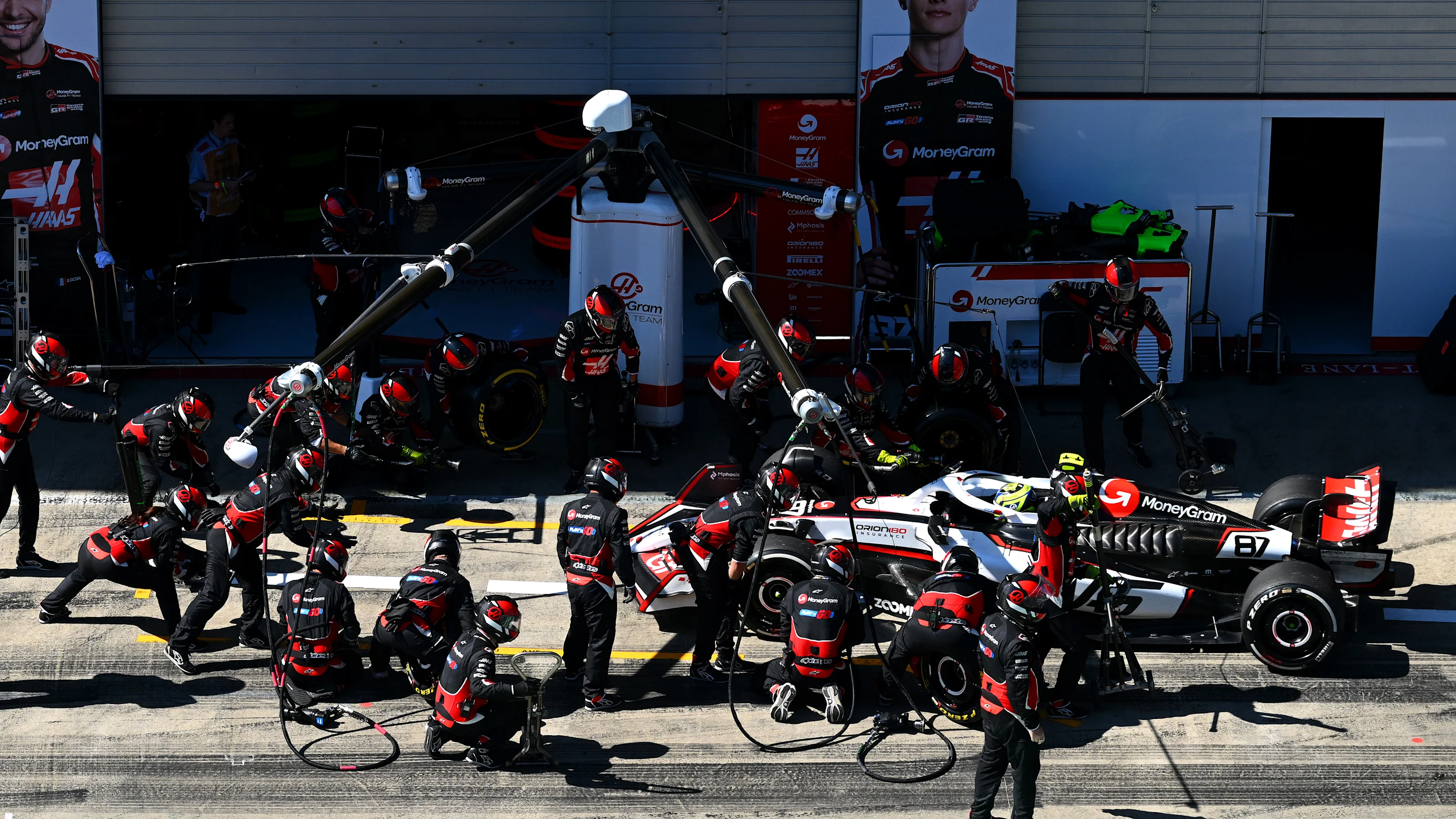 SPIELBERG, AUSTRIA - JUNE 29: Oliver Bearman of Great Britain driving the (87) Haas F1 VF-25