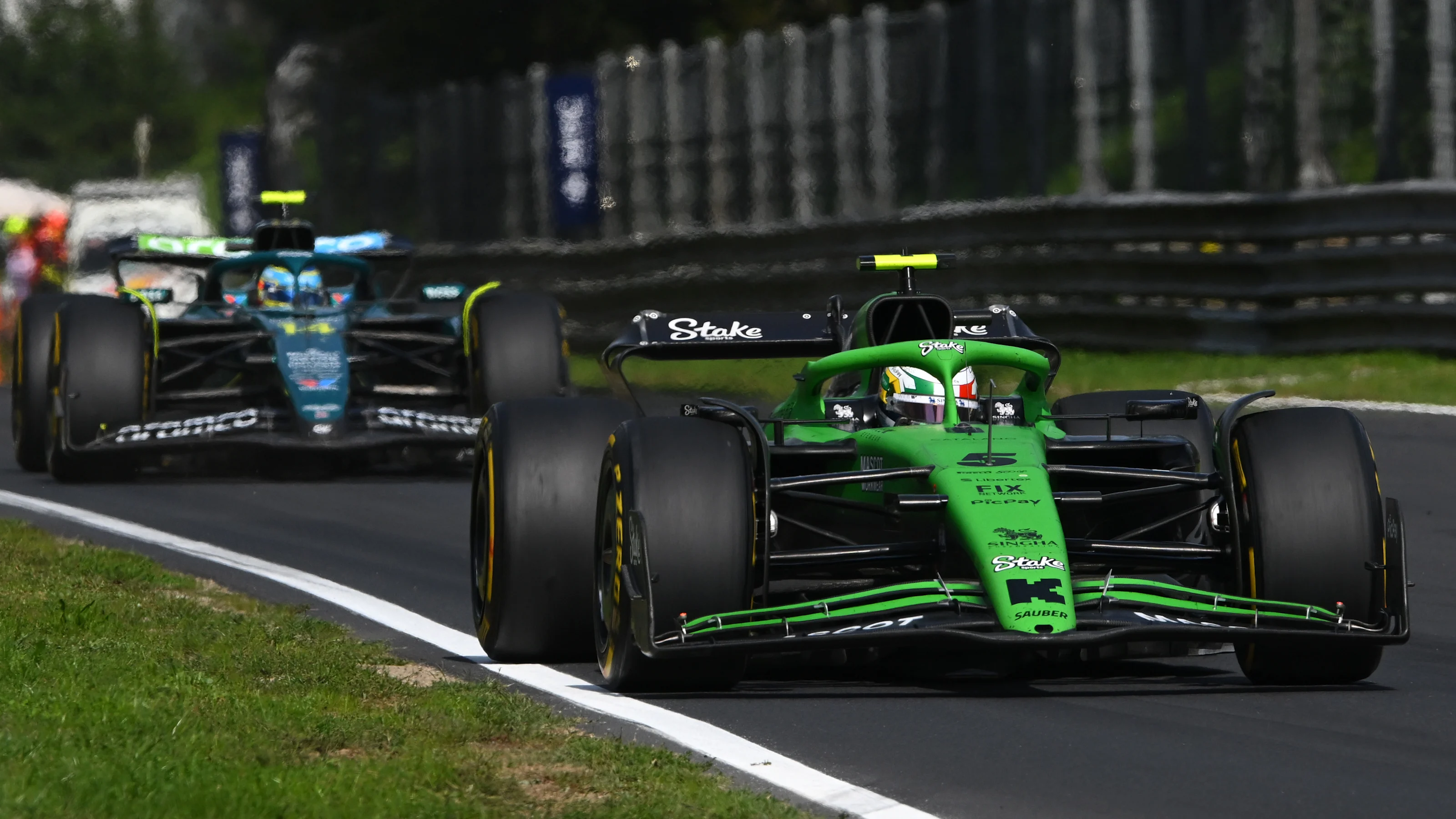 MONZA, ITALY - SEPTEMBER 07: Gabriel Bortoleto of Brazil driving the (5) Kick Sauber C45 Ferrari