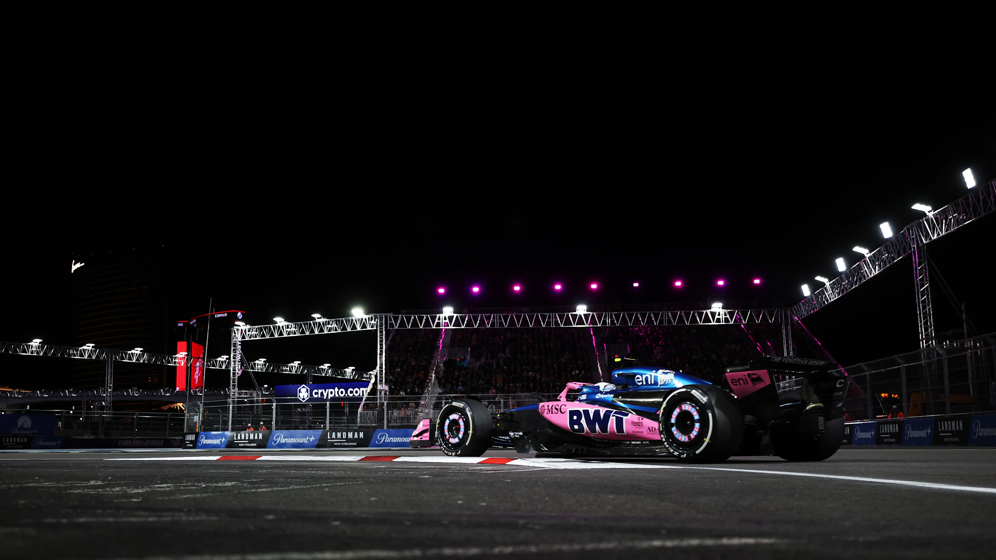 LAS VEGAS, NEVADA - NOVEMBER 22: Franco Colapinto of Argentina driving the (43) Alpine F1 A525