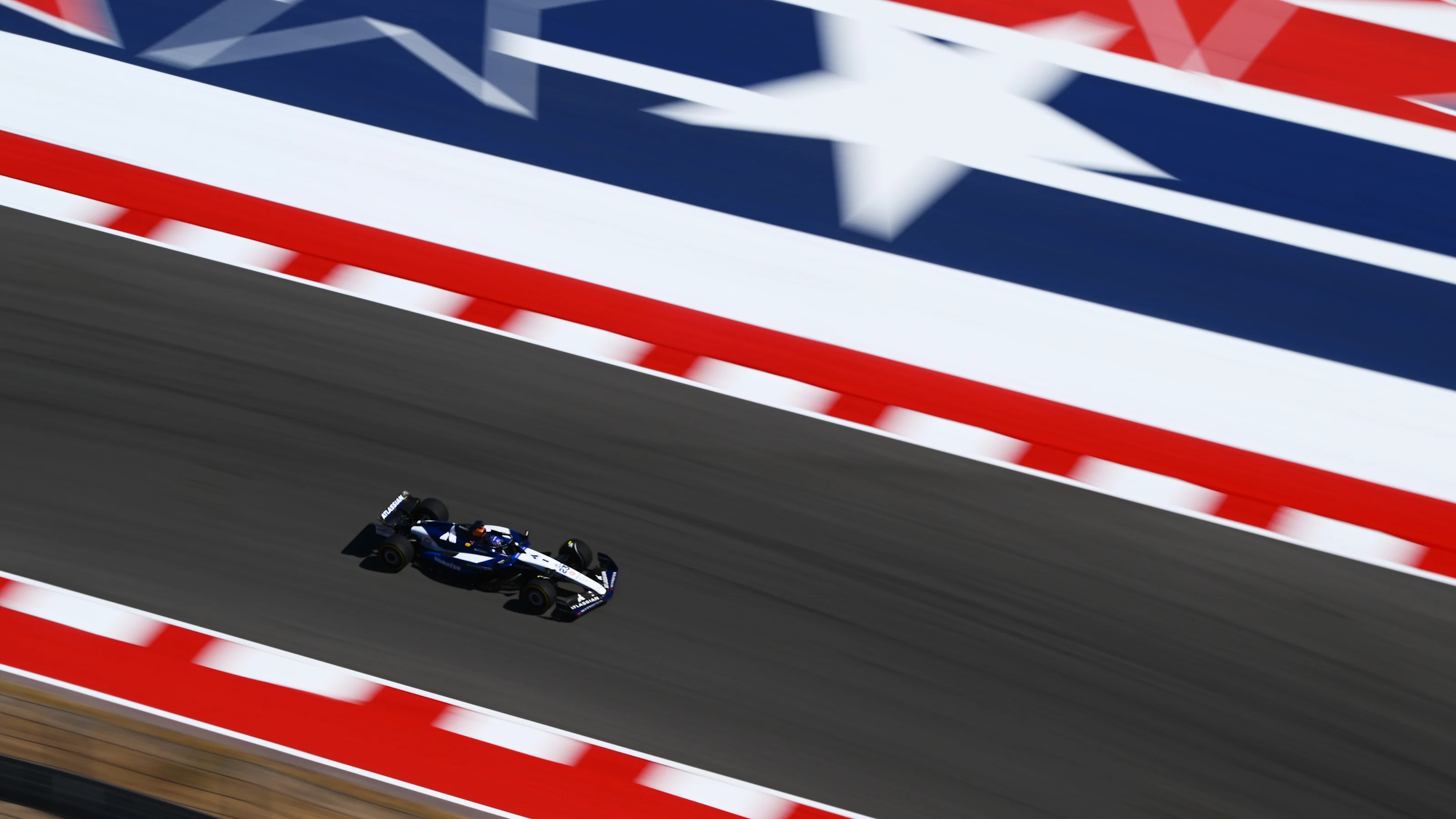 AUSTIN, TEXAS - OCTOBER 19: Alexander Albon of Thailand driving the (23) Williams FW47 Mercedes
