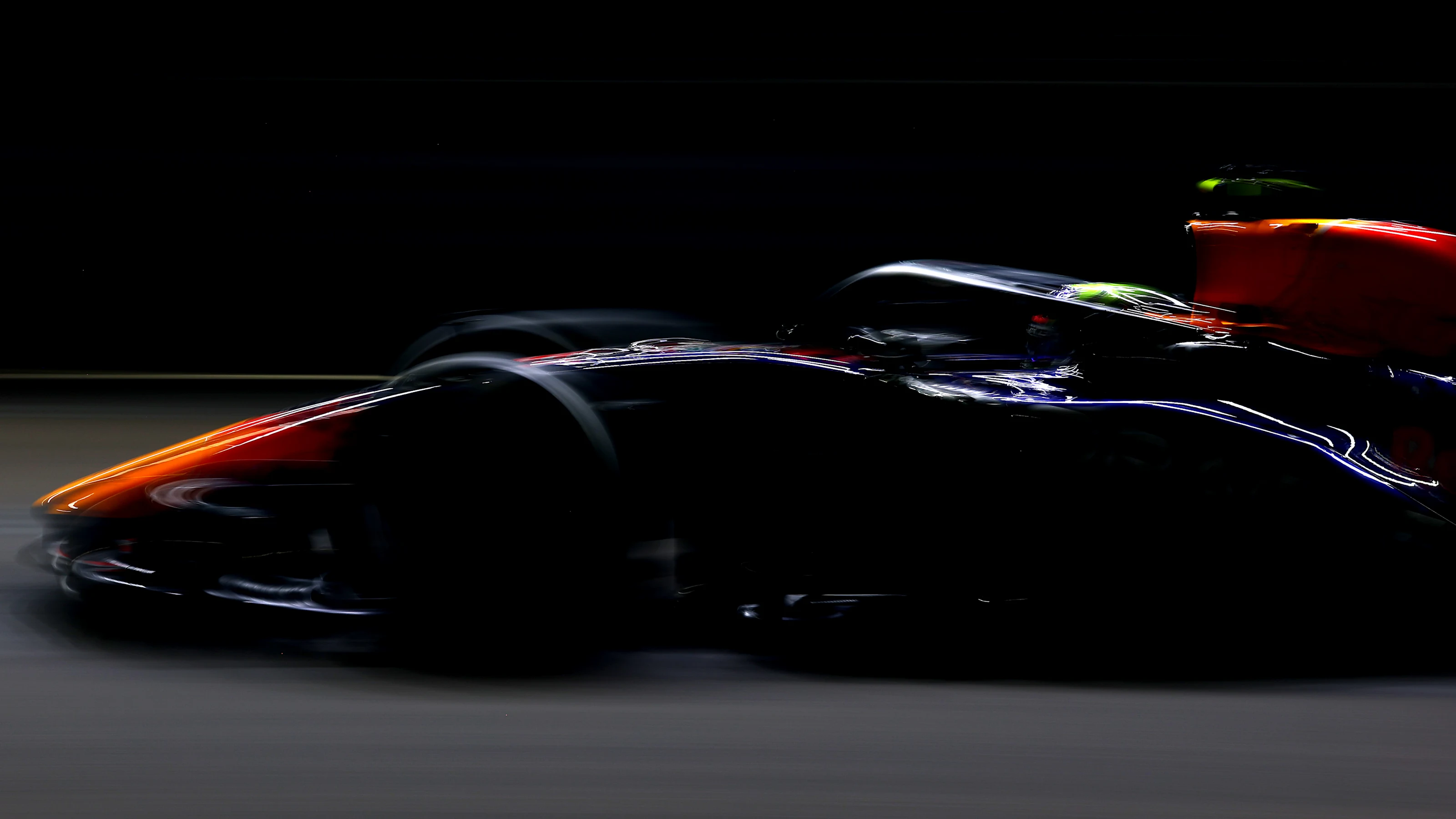 SINGAPORE, SINGAPORE - OCTOBER 09: Isack Hadjar of France driving the (6) Oracle Red Bull Racing