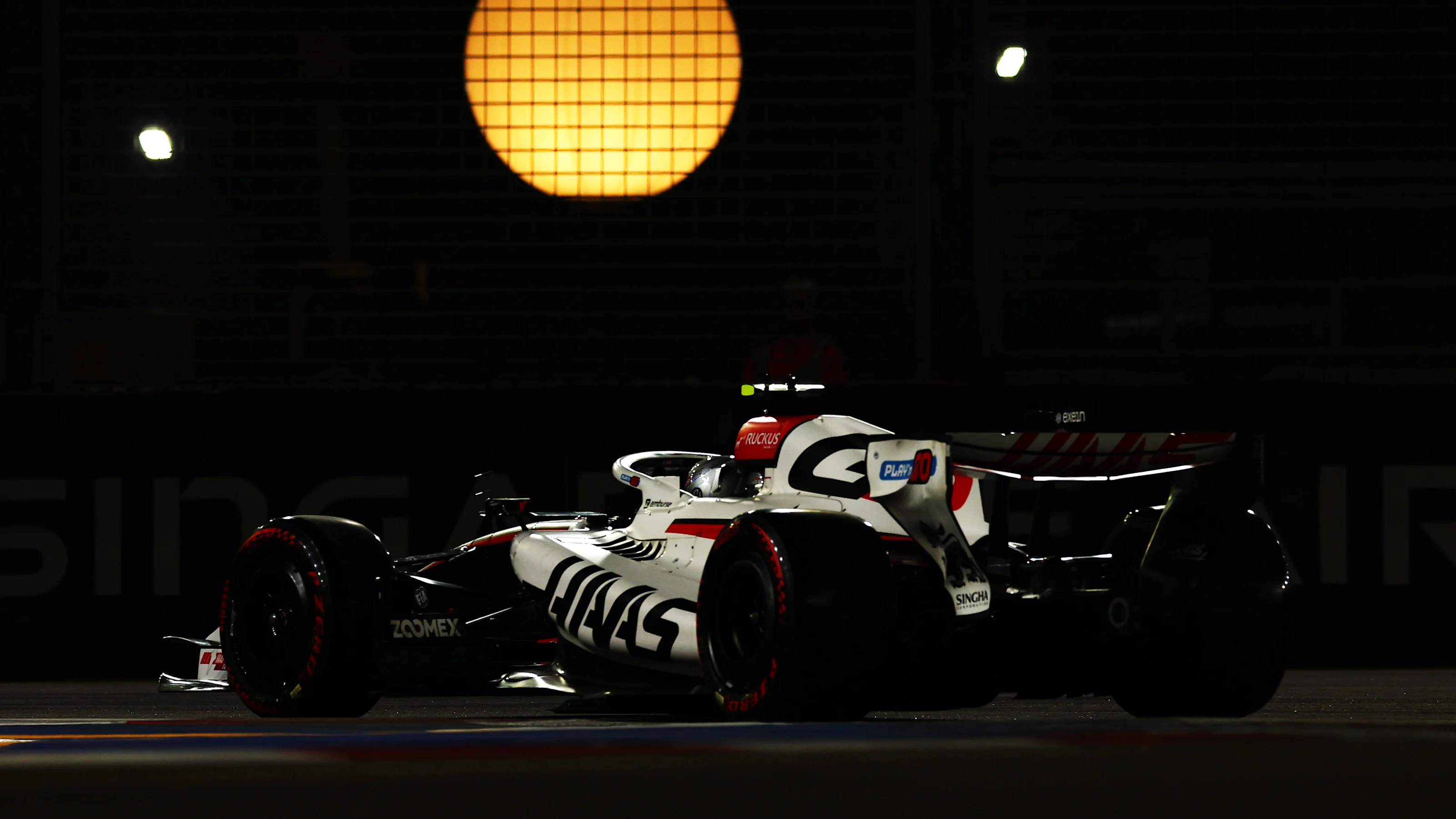 SINGAPORE, SINGAPORE - OCTOBER 10: Oliver Bearman of Great Britain driving the (87) Haas F1 VF-26