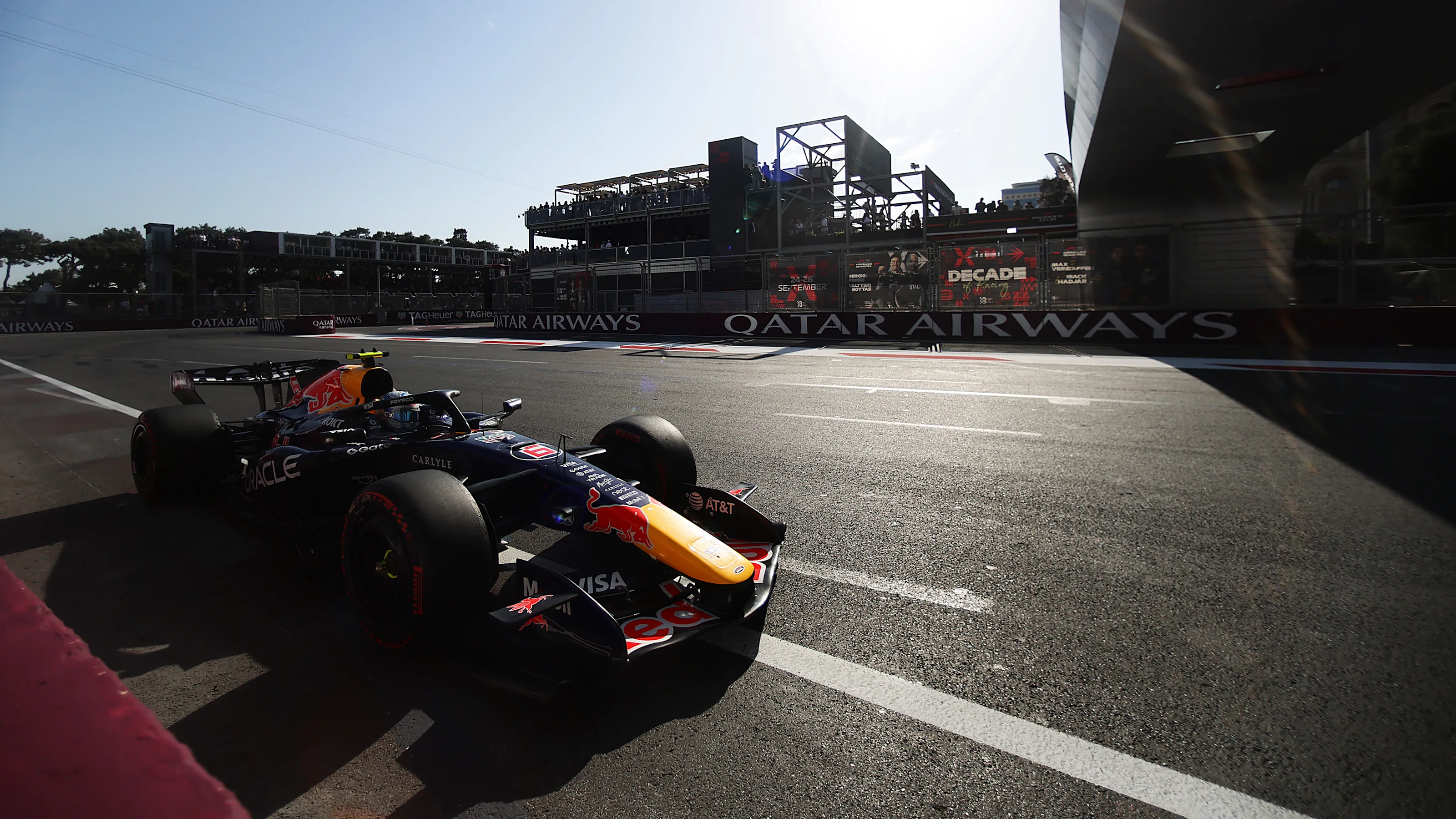 BAKU, AZERBAIJAN - SEPTEMBER 26: Isack Hadjar of France driving the (6) Oracle Red Bull Racing RB22