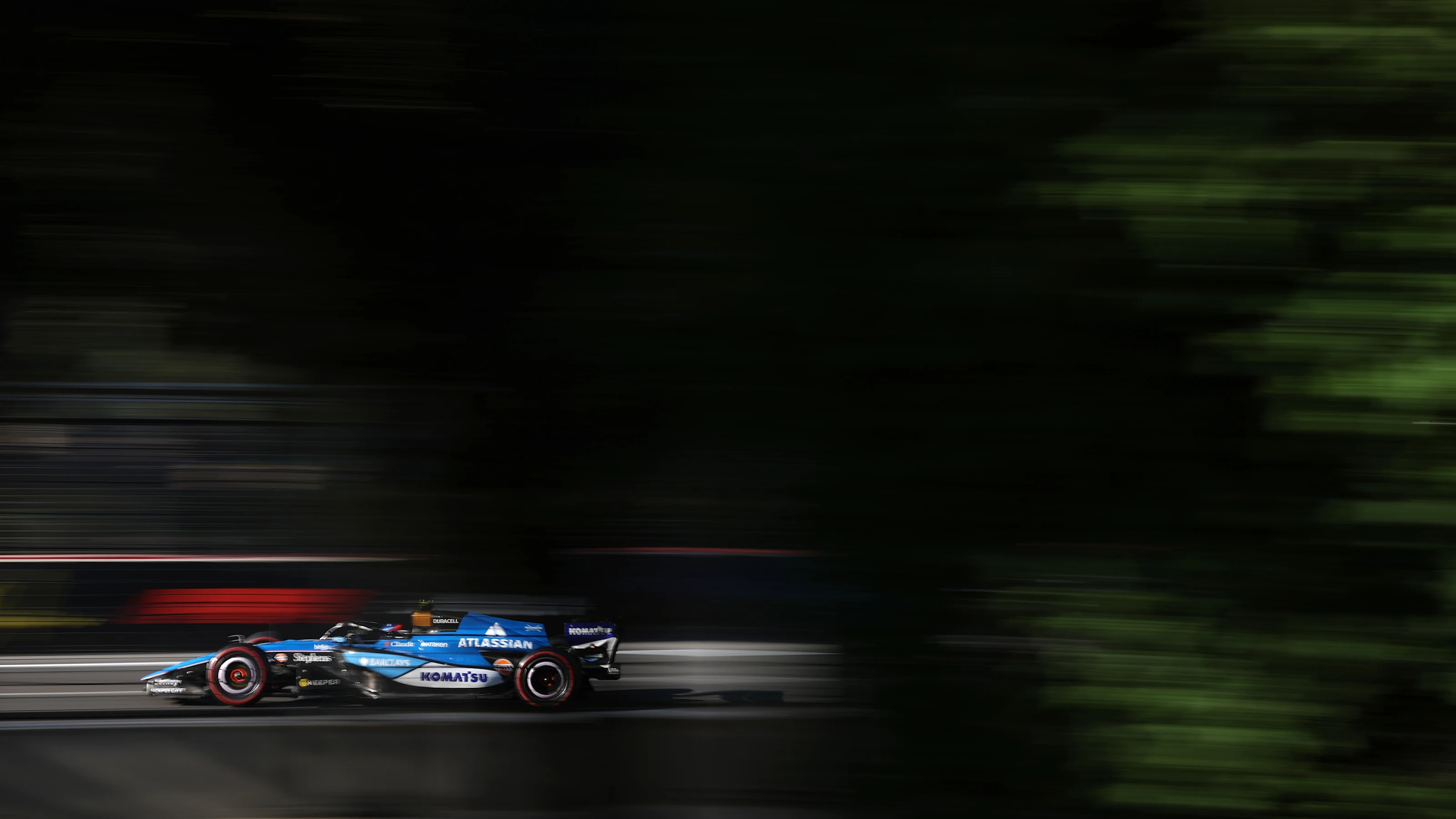 BAKU, AZERBAIJAN - SEPTEMBER 26: Alexander Albon of Thailand driving the (23) Williams FW48