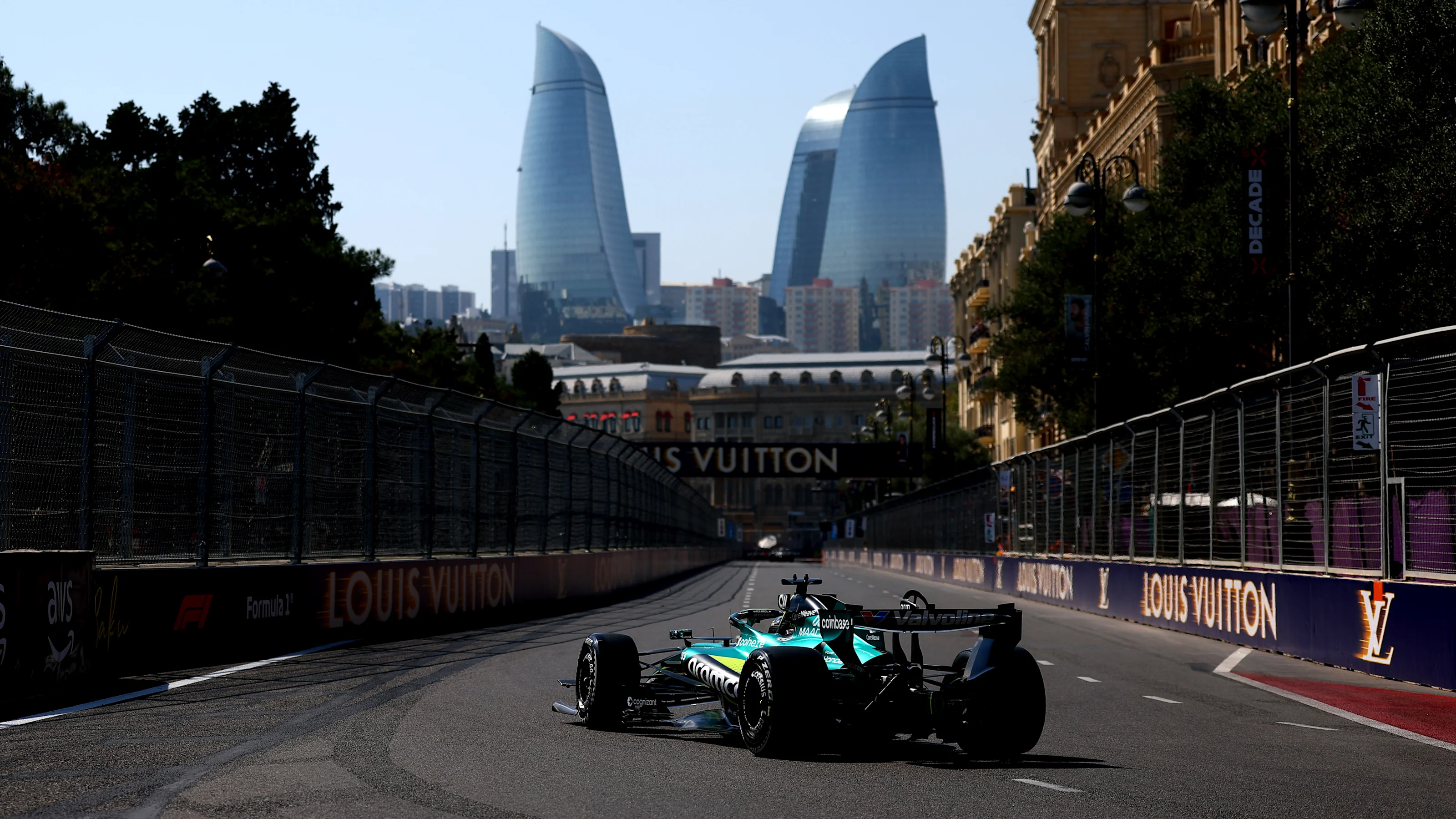 BAKU, AZERBAIJAN - SEPTEMBER 24: Lance Stroll of Canada driving the (18) Aston Martin F1 Team AMR26