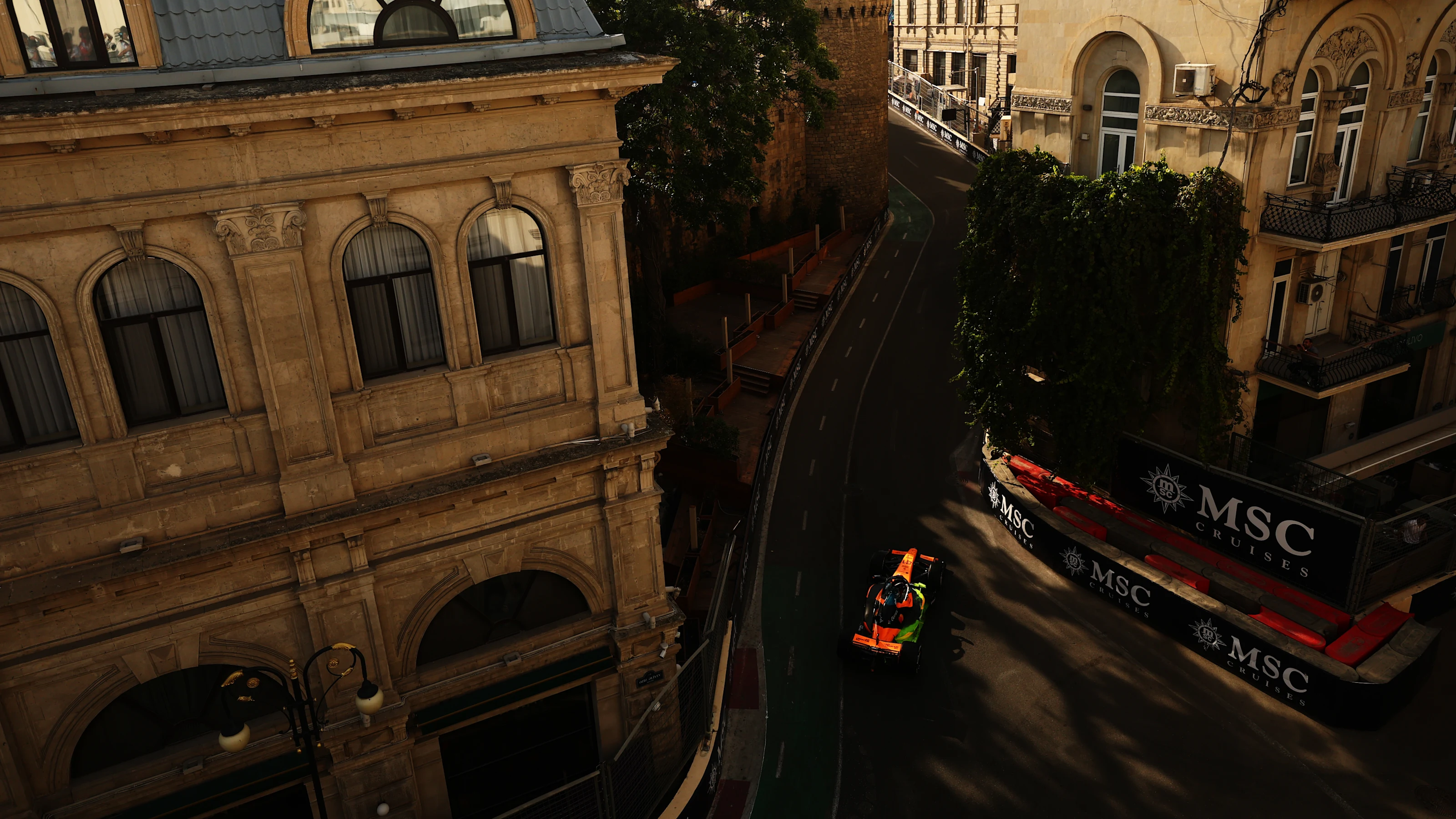 BAKU, AZERBAIJAN - SEPTEMBER 24: Oscar Piastri of Australia driving the (81) McLaren MCL40 Mercedes
