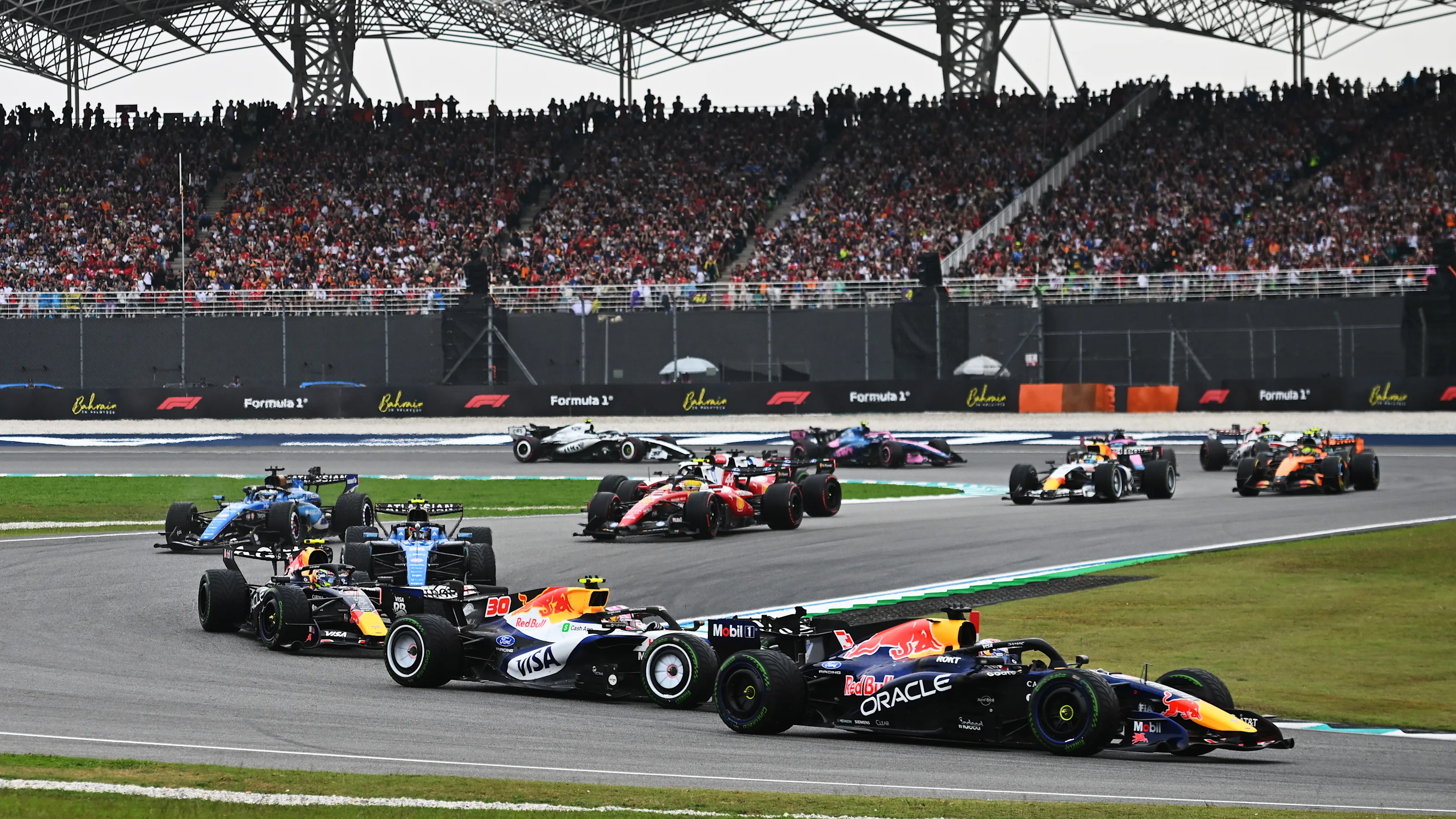 KUALA LUMPUR, MALAYSIA - OCTOBER 04: Max Verstappen of the Netherlands driving the (3) Oracle Red