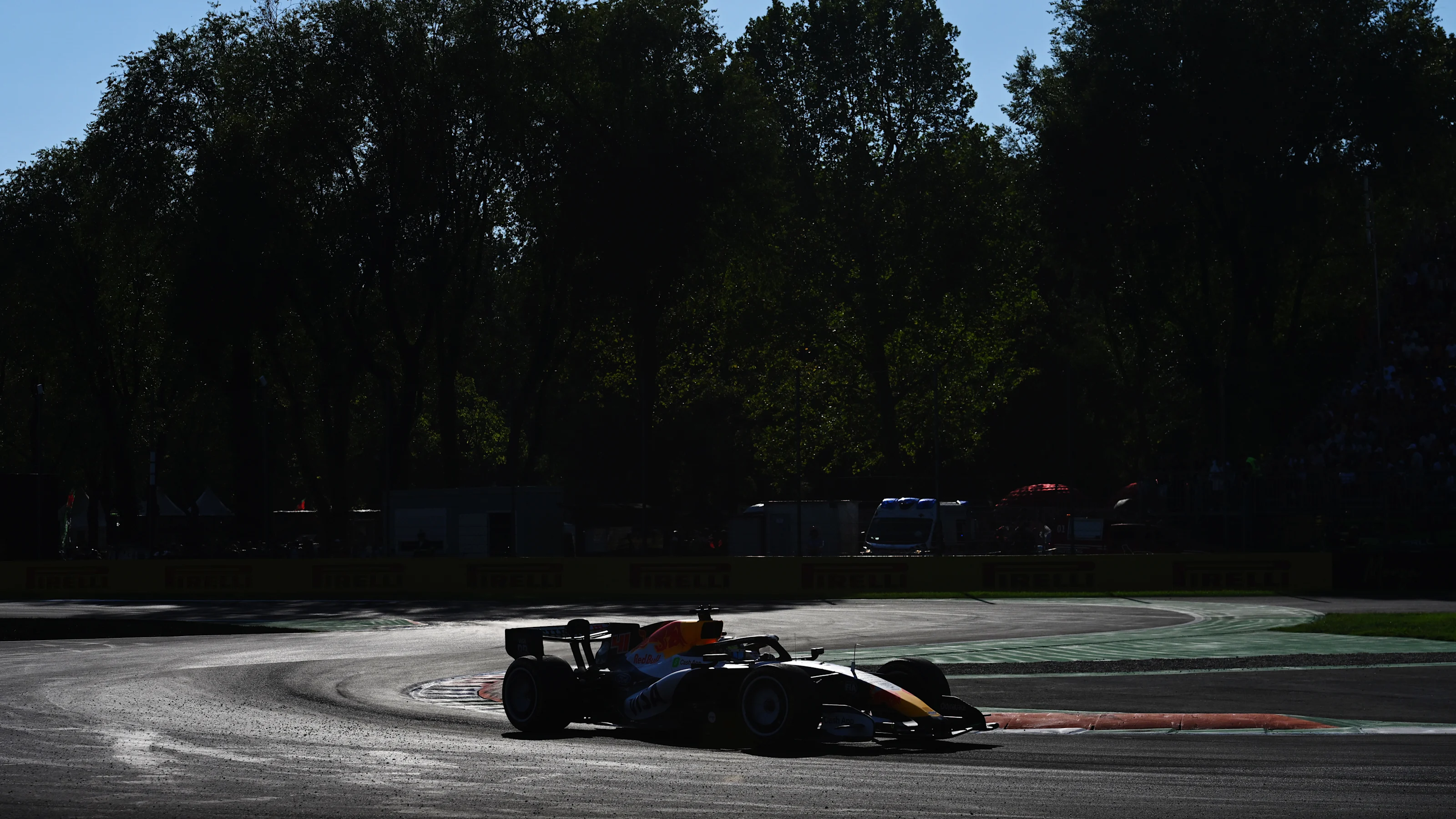 MONZA, ITALY - SEPTEMBER 04: Arvid Lindblad of Great Britain driving the (41) Visa Cash App Racing