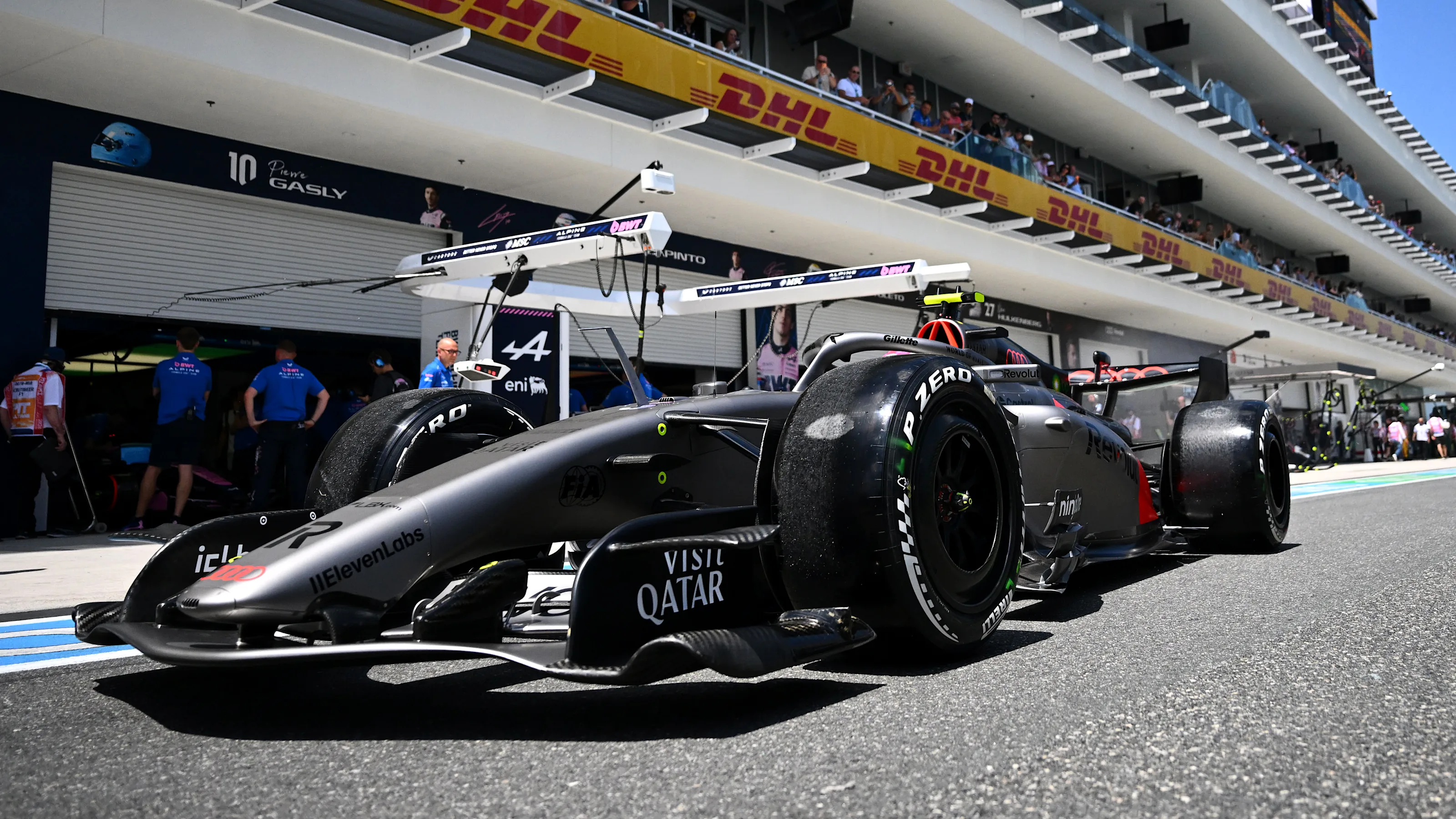 MIAMI, FLORIDA - MAY 01: Gabriel Bortoleto of Brazil driving the (5) Audi F1 Team R26 in the