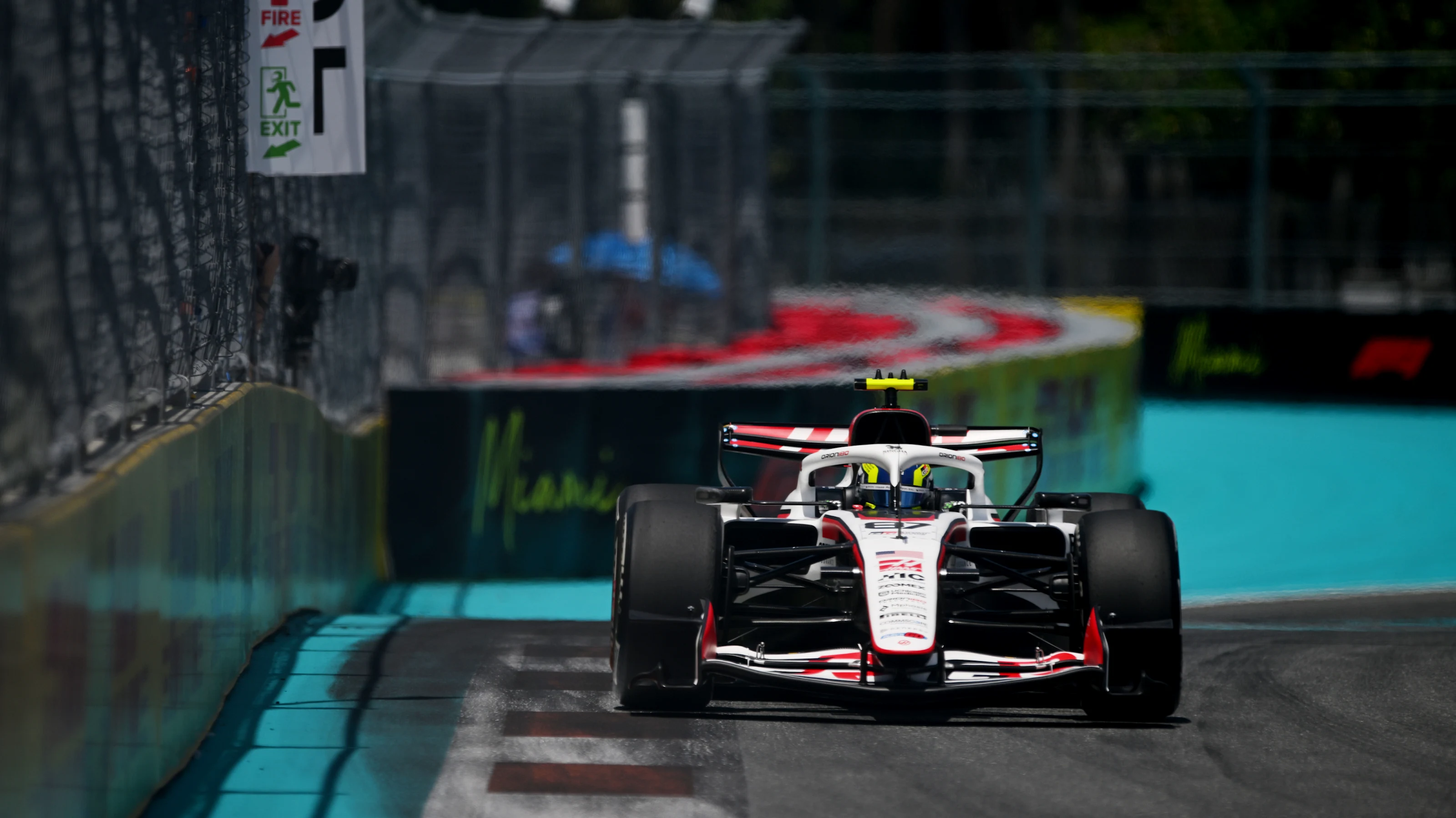 MIAMI, FLORIDA - MAY 01: Oliver Bearman of Great Britain driving the (87) Haas F1 VF-26 Ferrari on