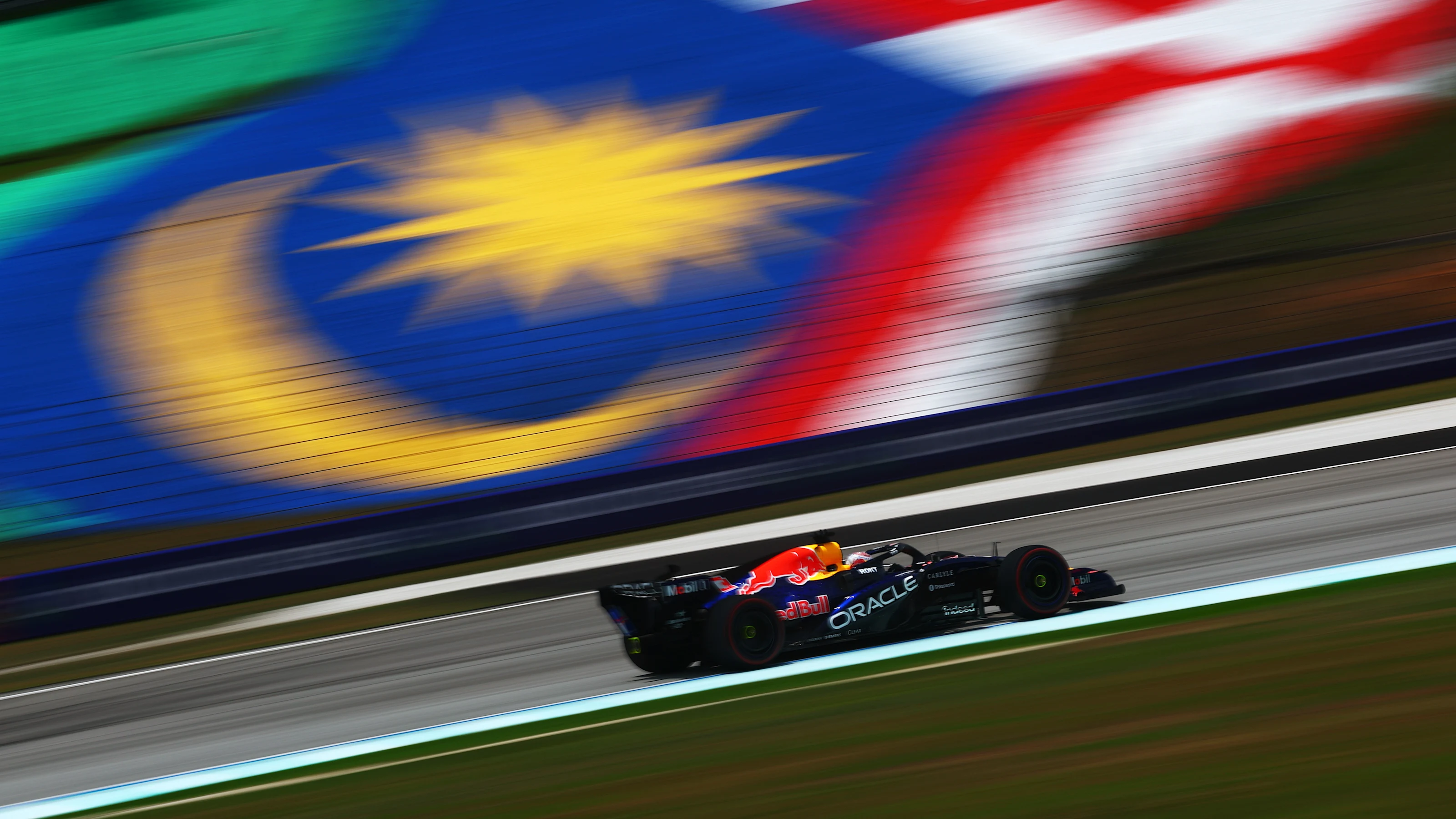 KUALA LUMPUR, MALAYSIA - OCTOBER 02: Max Verstappen of the Netherlands driving the (3) Oracle Red