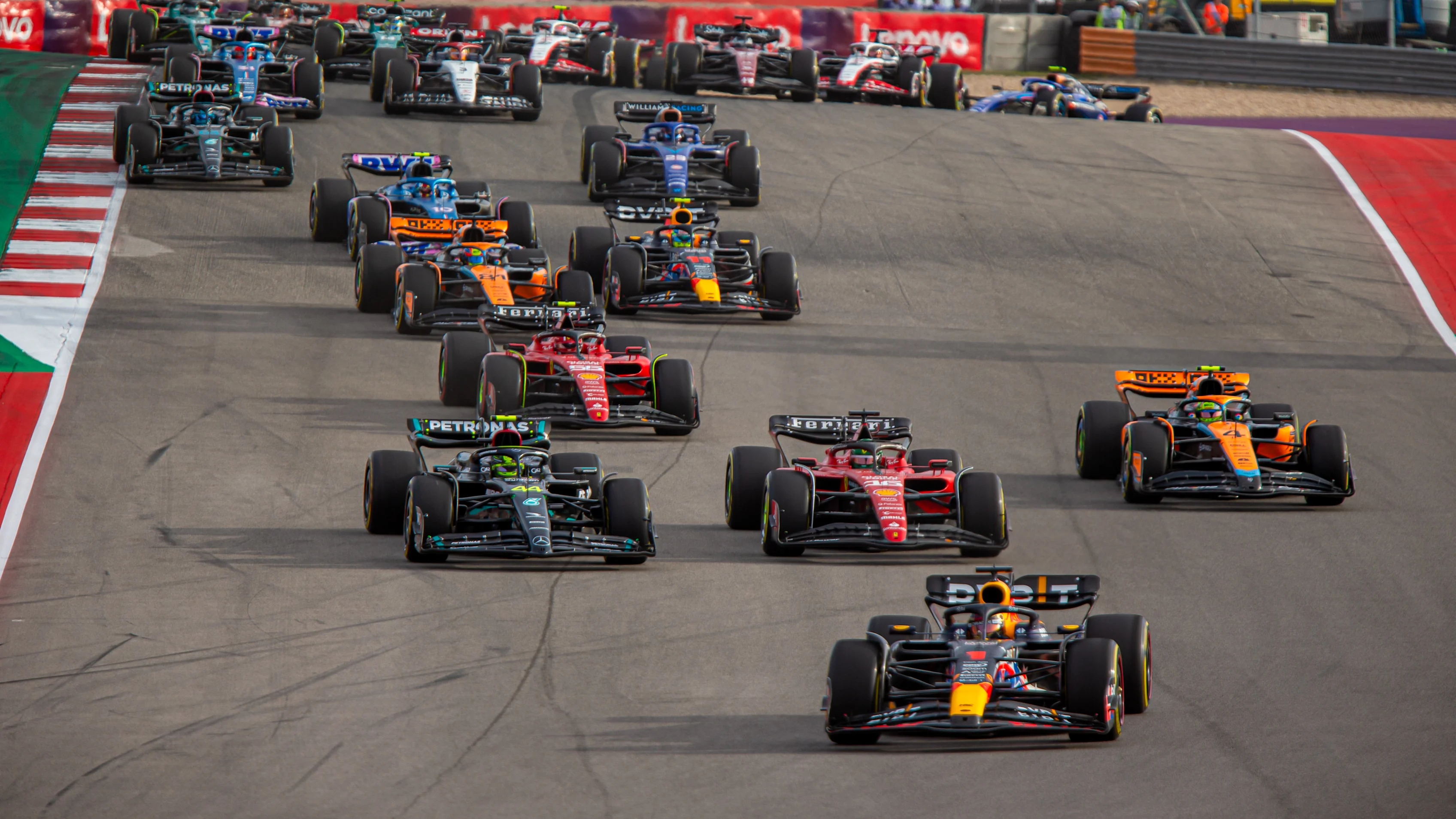 Max Verstappen of Netherlands driving the (1) Oracle Red Bull Racing RB19 Honda RBPT leed the start