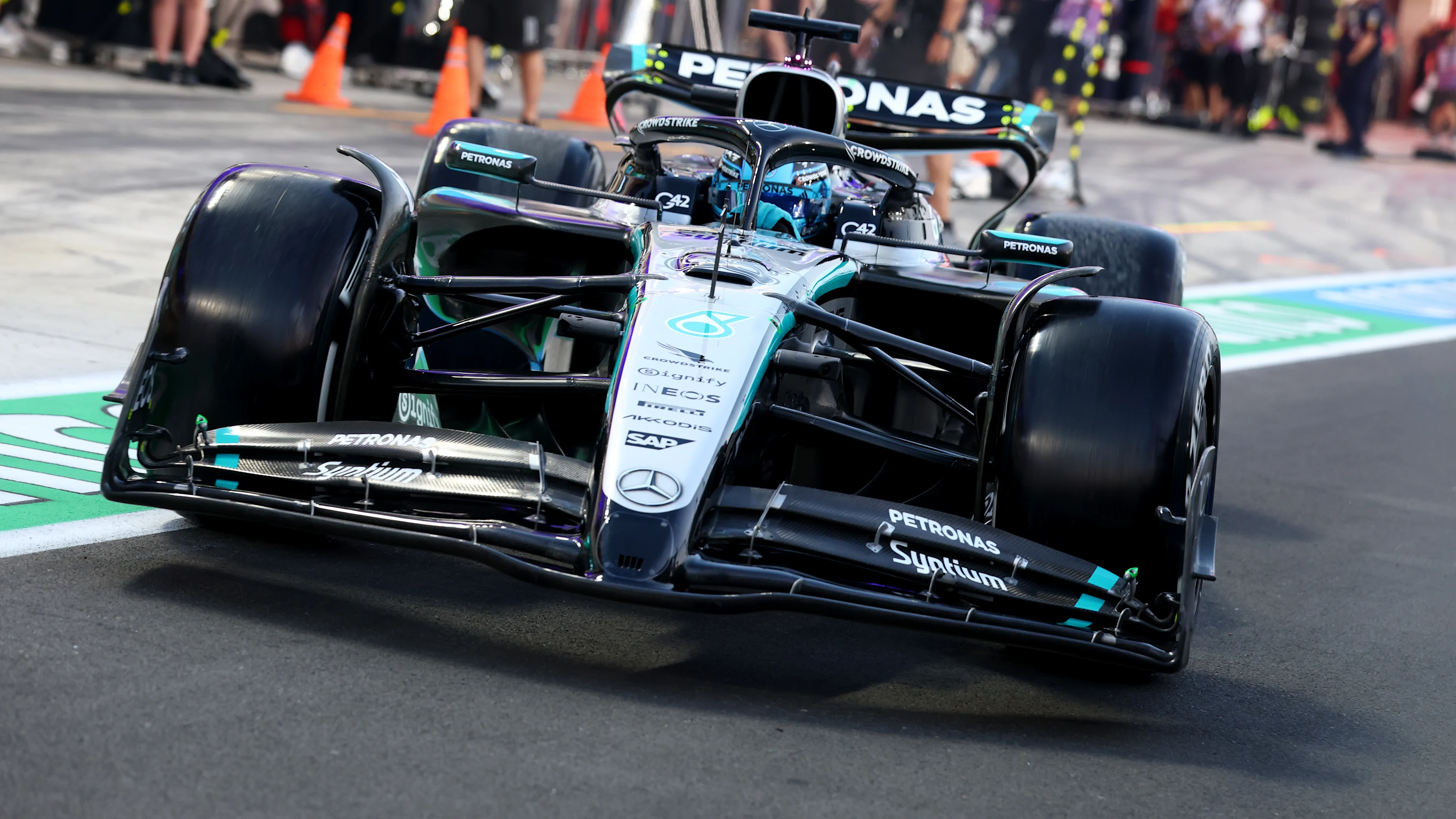 LUSAIL CITY, QATAR - NOVEMBER 28: George Russell of Great Britain driving the (63) Mercedes AMG