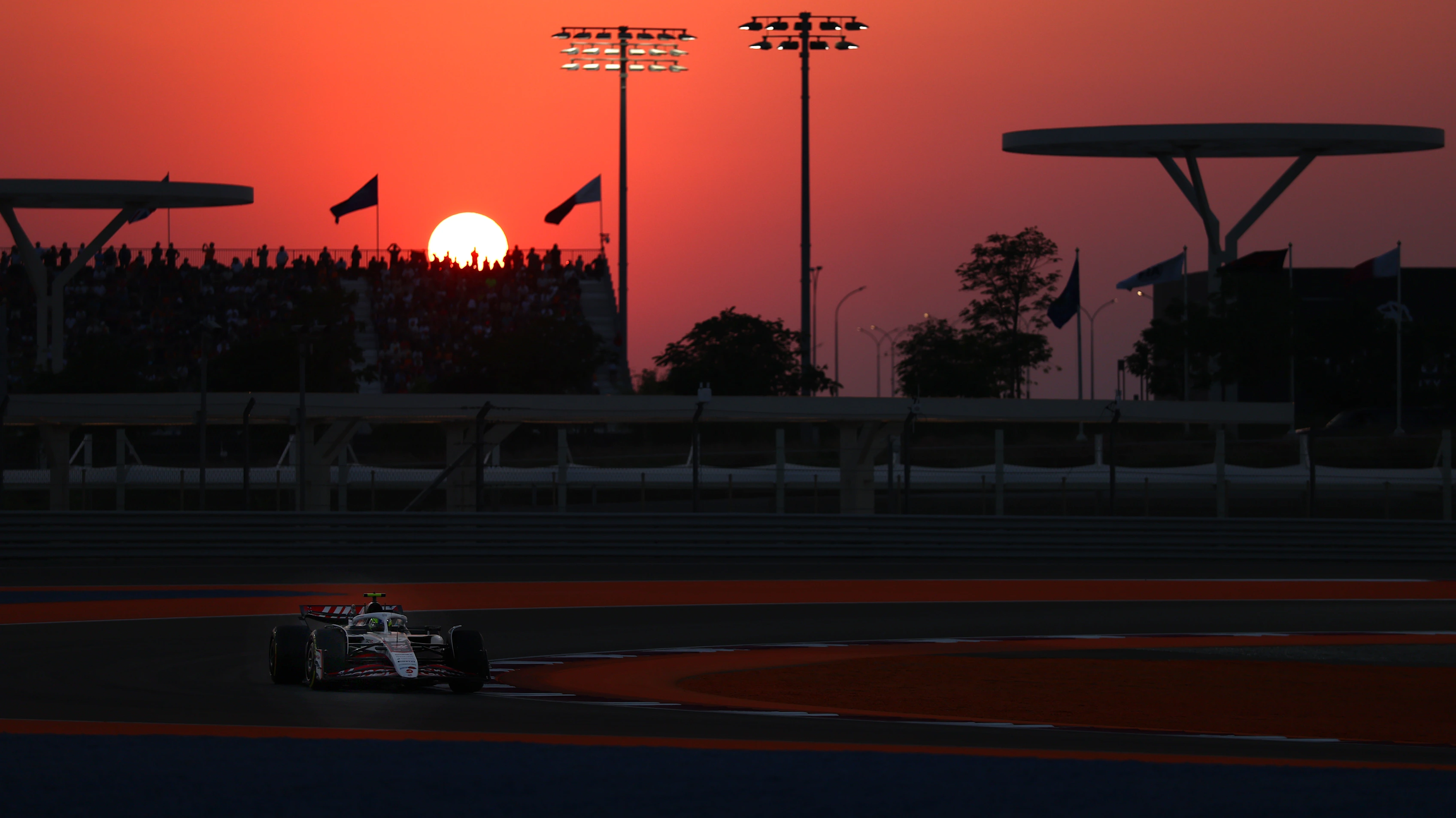 LUSAIL CITY, QATAR - NOVEMBER 29: Oliver Bearman of Great Britain driving the (87) Haas F1 VF-25 Ferrari on track during the Sprint ahead of the F1 Grand Prix of Qatar at Lusail International Circuit on November 29, 2025 in Lusail City, Qatar. (Photo by Clive Rose - Formula 1/Formula 1 via Getty Images)