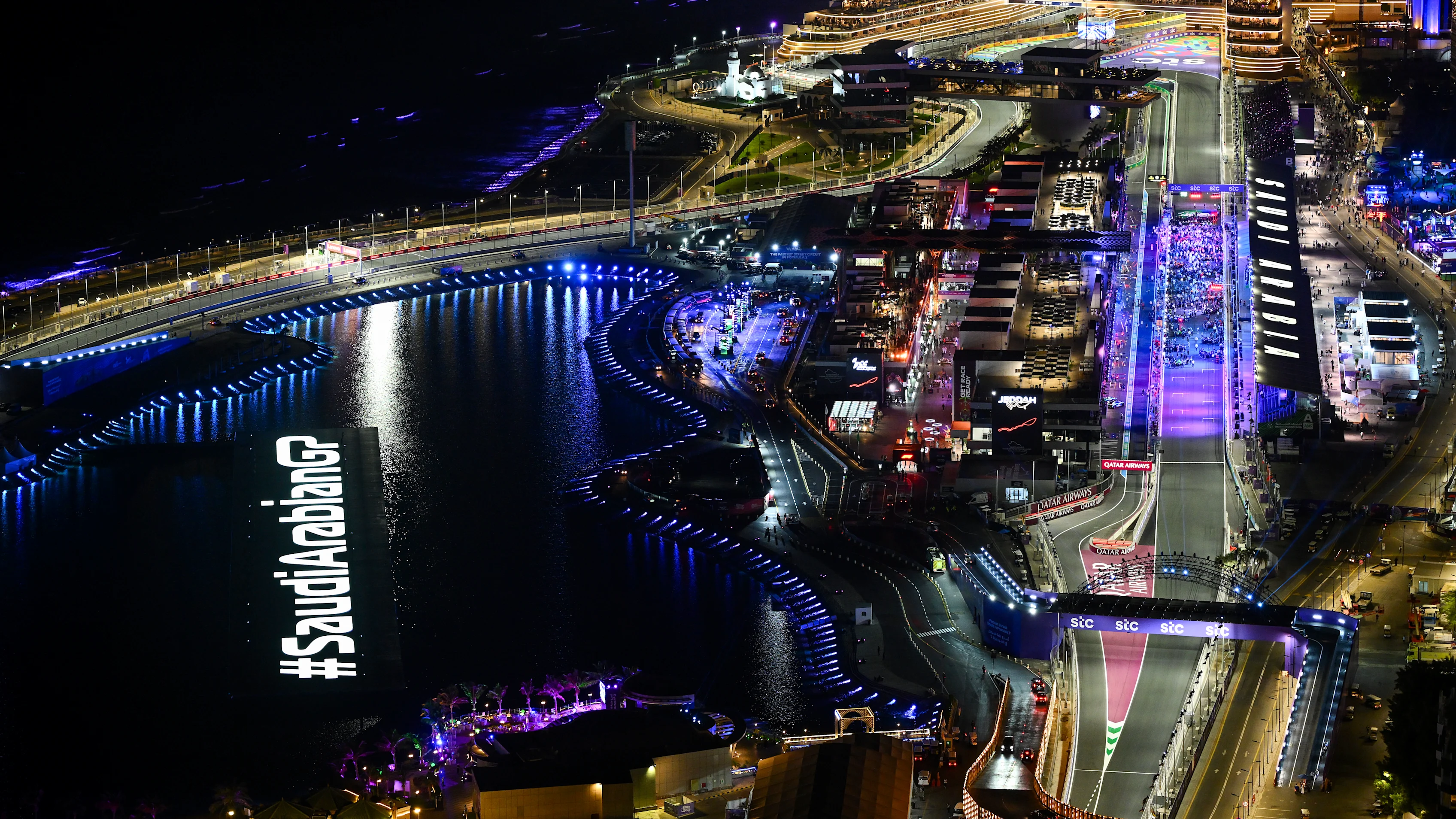 JEDDAH, SAUDI ARABIA - MARCH 09: A general view of the grid preparations during the F1 Grand Prix