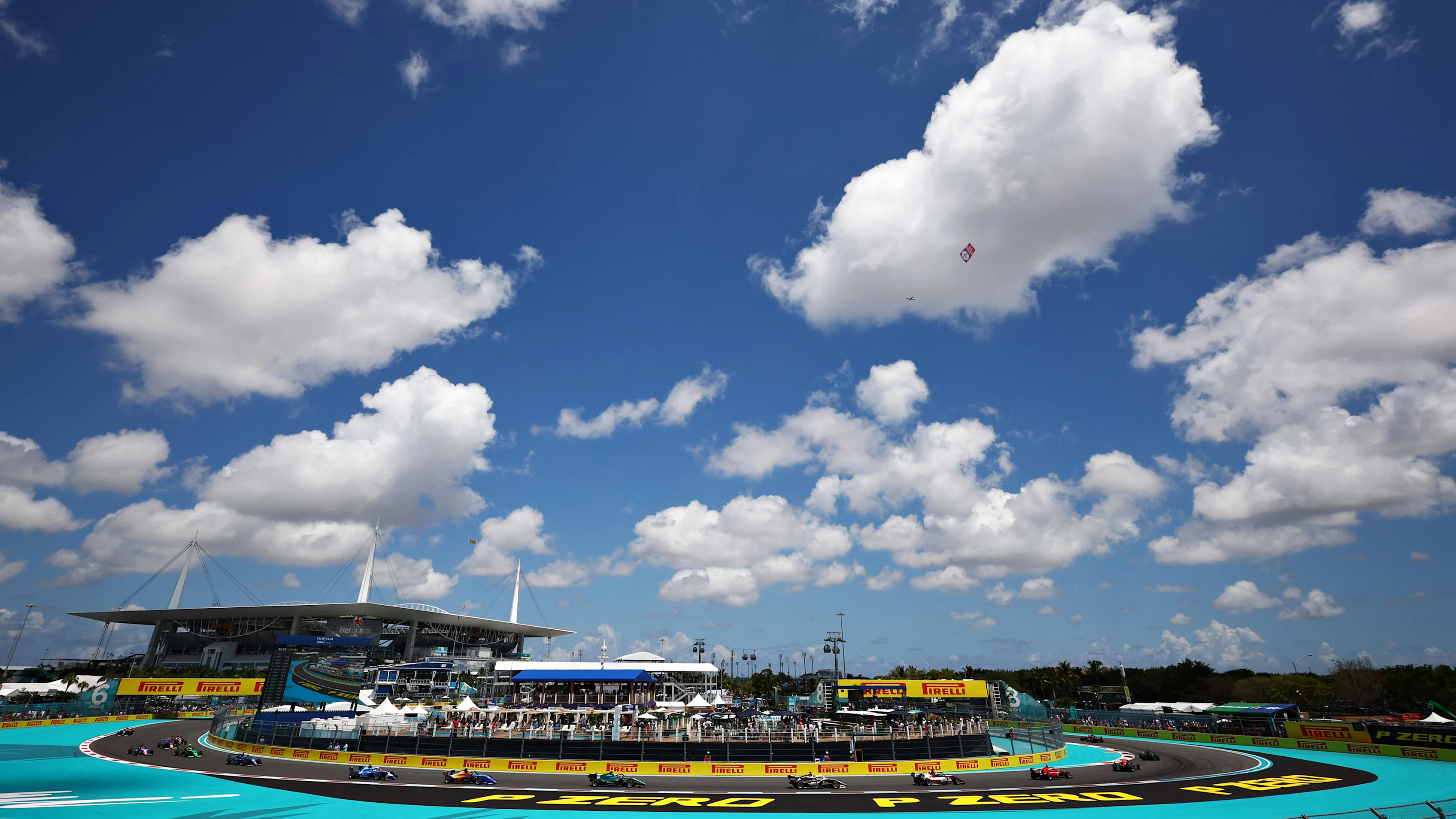 MIAMI, FLORIDA - MAY 04: A general view of the start during race 1 during Round 2 Miami of the F1