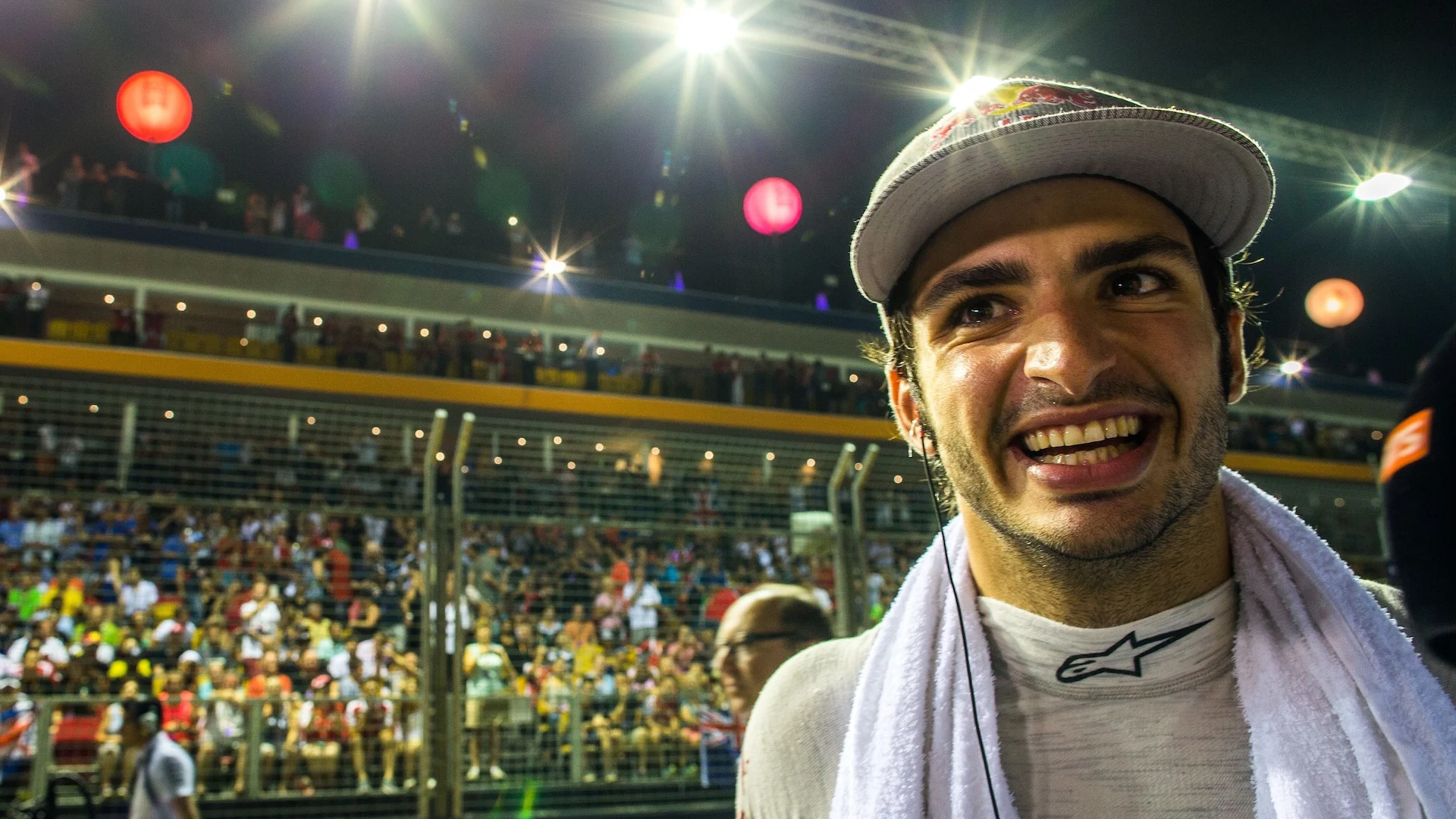 SINGAPORE - SEPTEMBER 20:  Carlos Sainz of Scuderia Toro Rosso and Spain during the Formula One