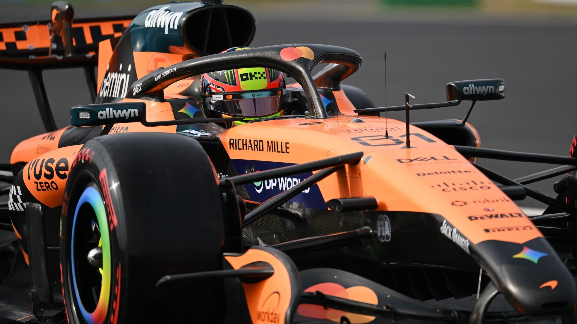 SUZUKA, JAPAN - MARCH 28: Oscar Piastri of Australia driving the (81) McLaren MCL40 Mercedes on