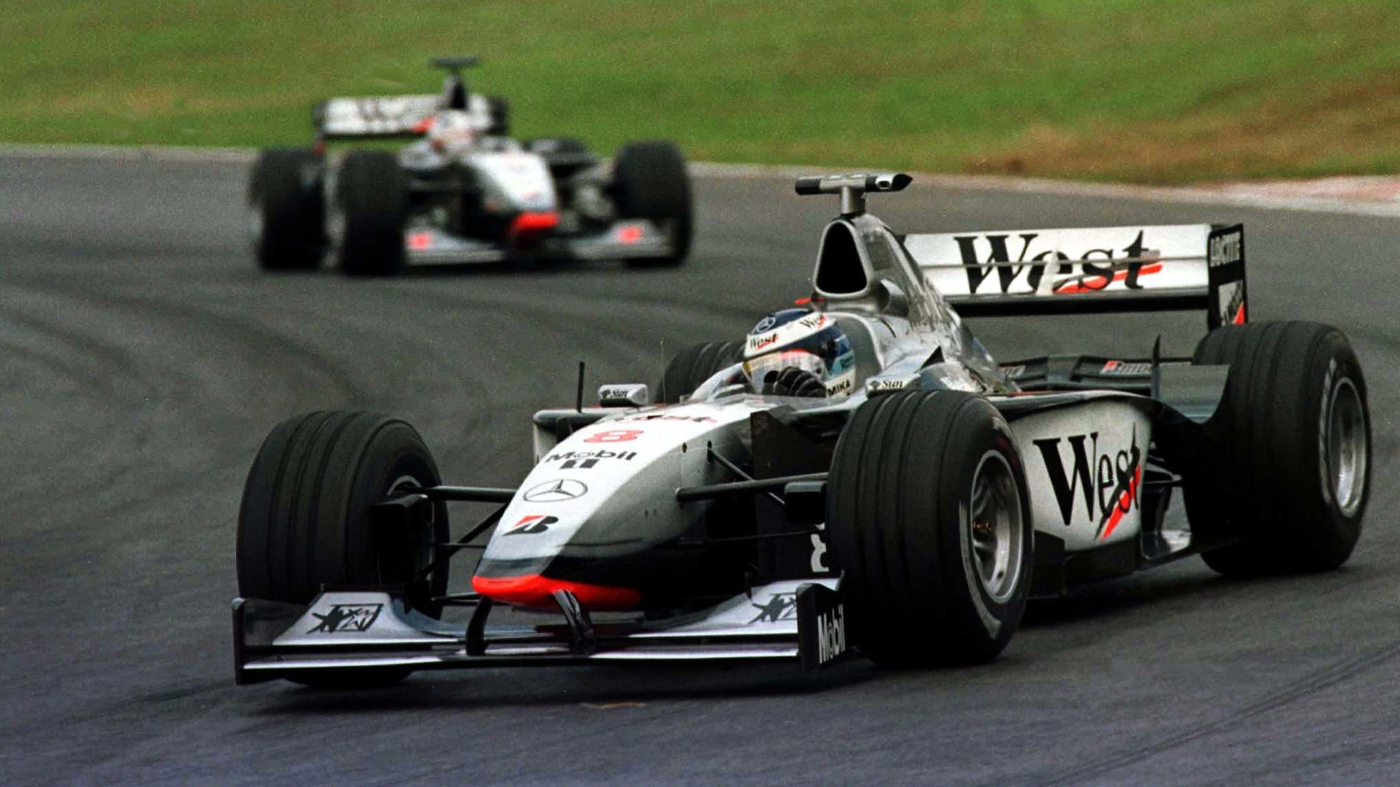 1998 Brazilian Grand Prix. Interlagos, Sao Paulo, Brazil. 27-29 March 1998. Mika Hakkinen leads