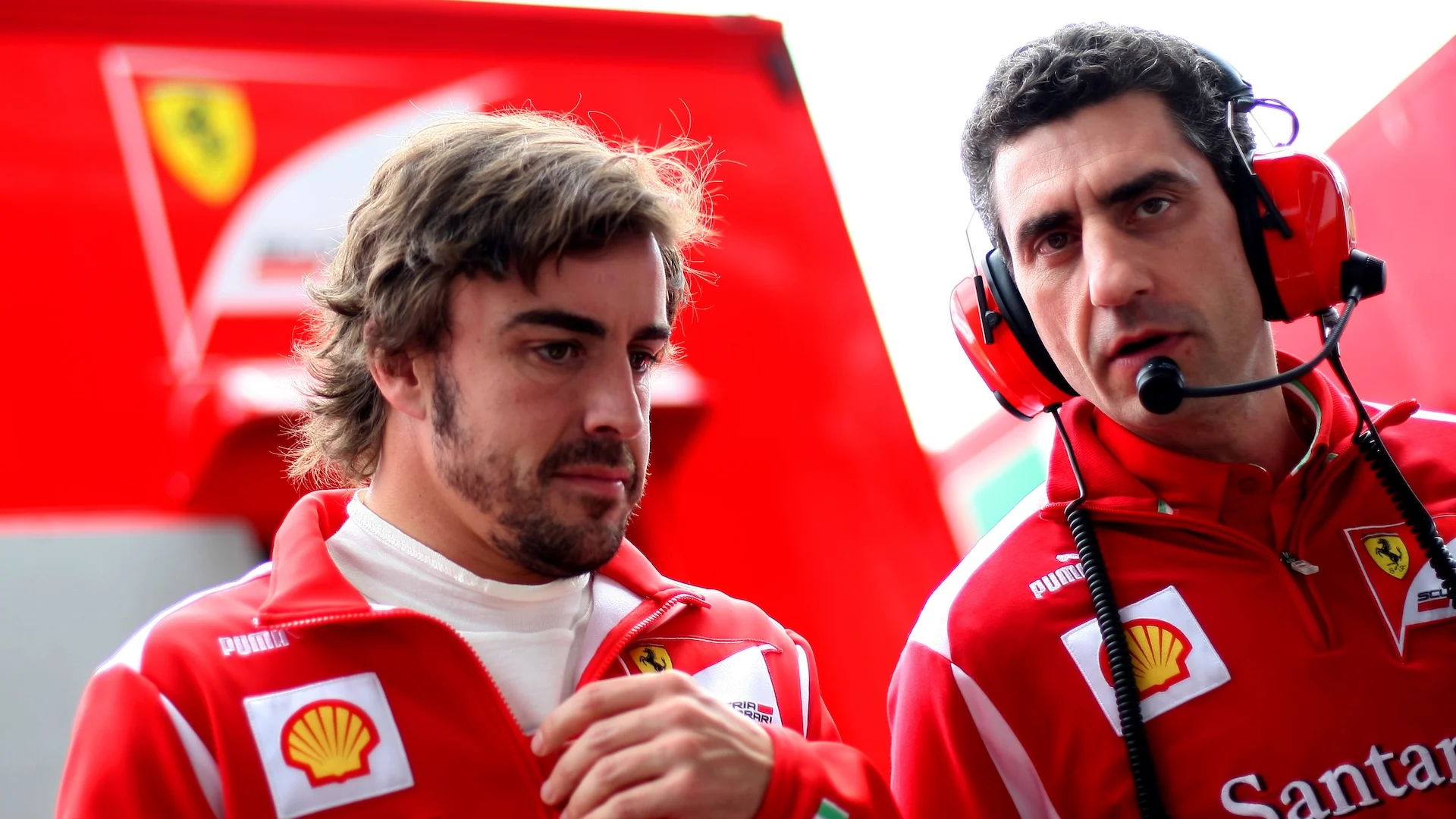 (L to R): Fernando Alonso (ESP) Ferrari and Andrea Stella (ITA) Ferrari Race Engineer. Formula One