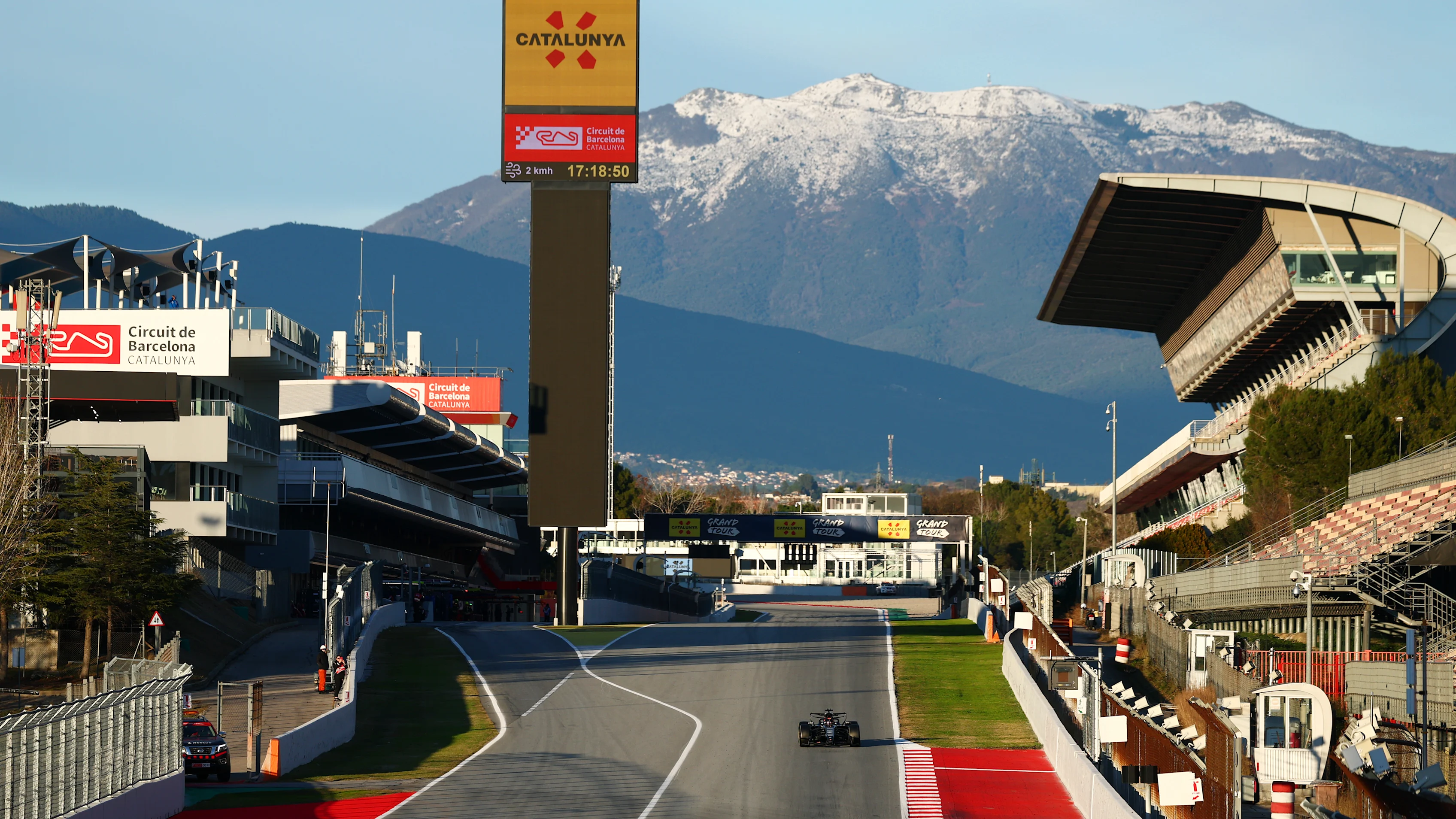 MONTMELO, SPAIN - JANUARY 28: Lando Norris of Great Britain driving the (1) McLaren MCL40A Mercedes