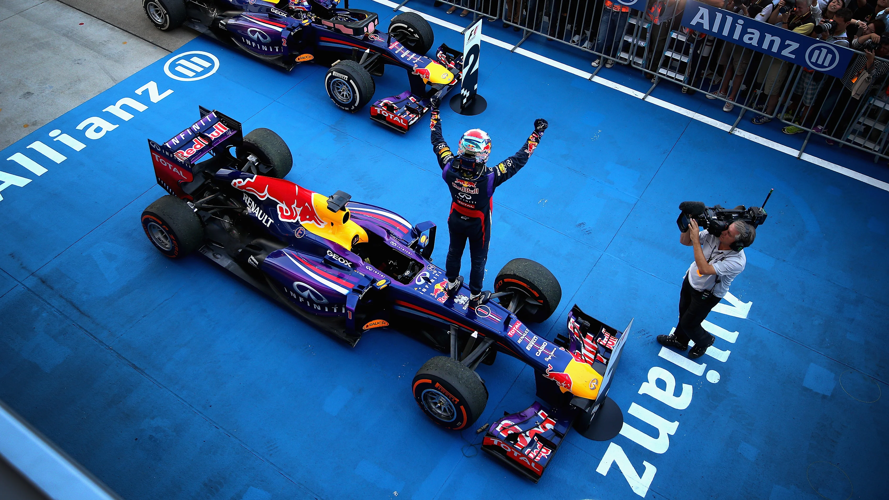 SUZUKA, JAPAN - OCTOBER 13:  Sebastian Vettel of Germany and Infiniti Red Bull Racing celebrates in
