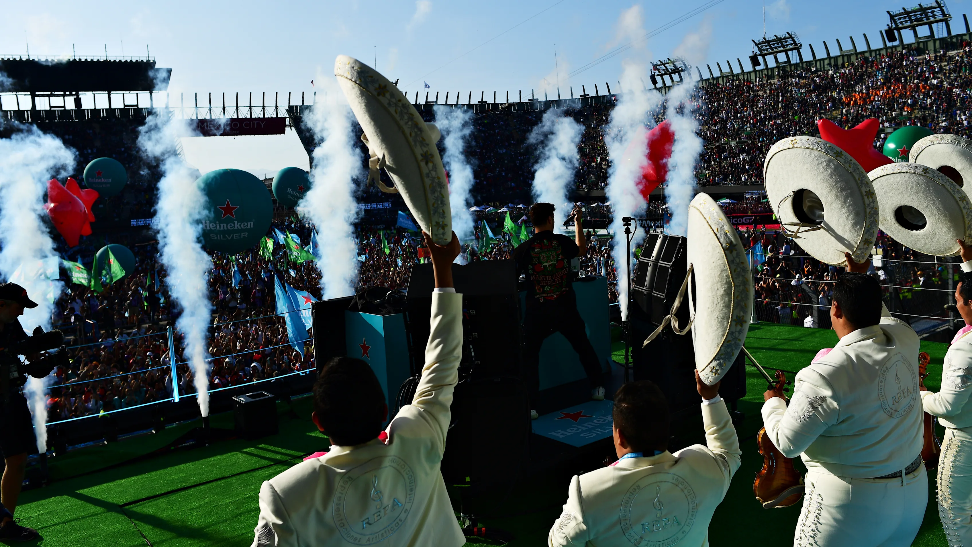 MEXICO CITY, MEXICO - OCTOBER 29: Martin Garrix performs on the podium after the F1 Grand Prix of