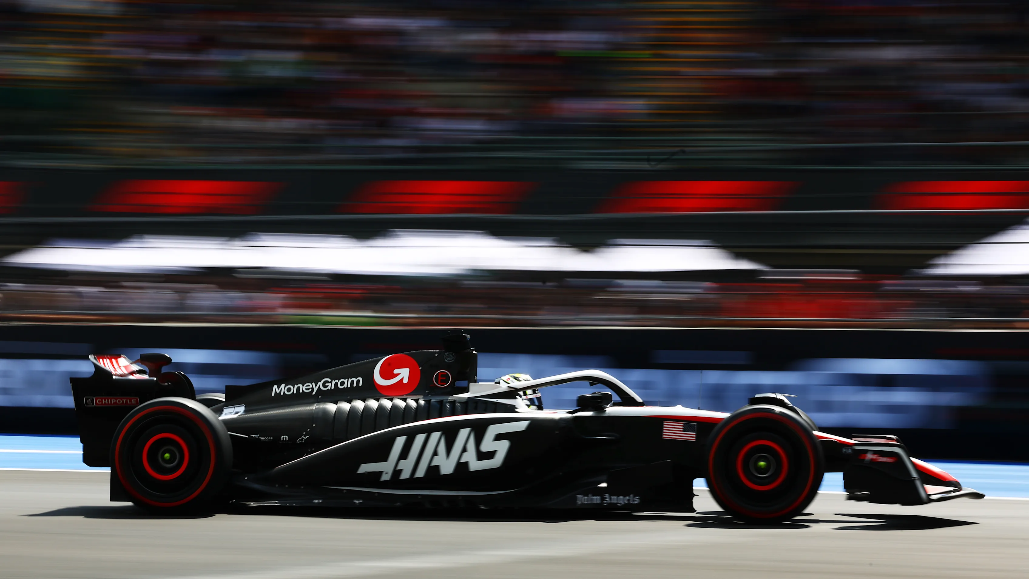 MEXICO CITY, MEXICO - OCTOBER 27: Oliver Bearman of Great Britain and MoneyGram Haas F1 Team during