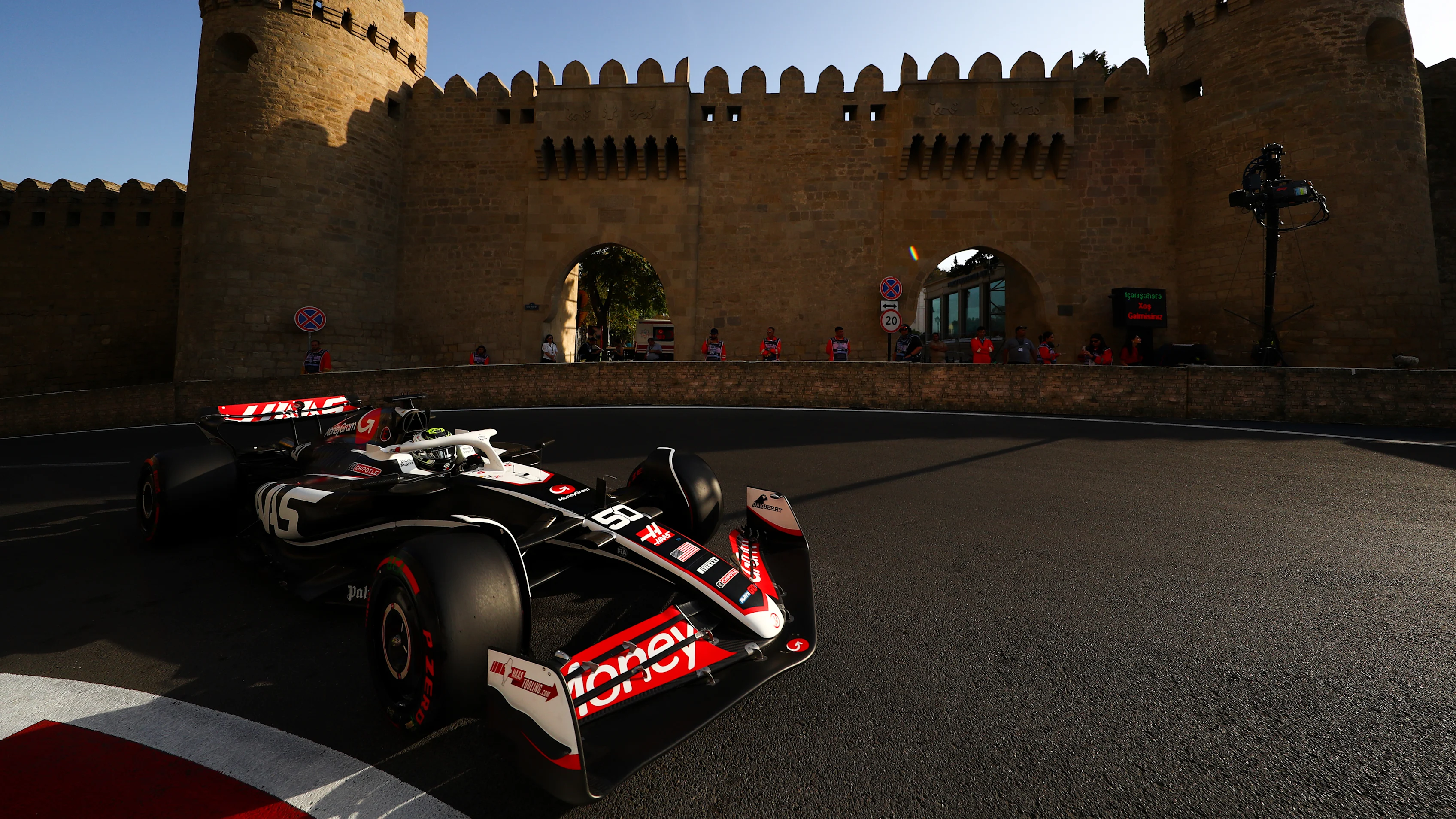 BAKU, AZERBAIJAN - SEPTEMBER 14: Oliver Bearman of Great Britain driving the (50) Haas F1 VF-24