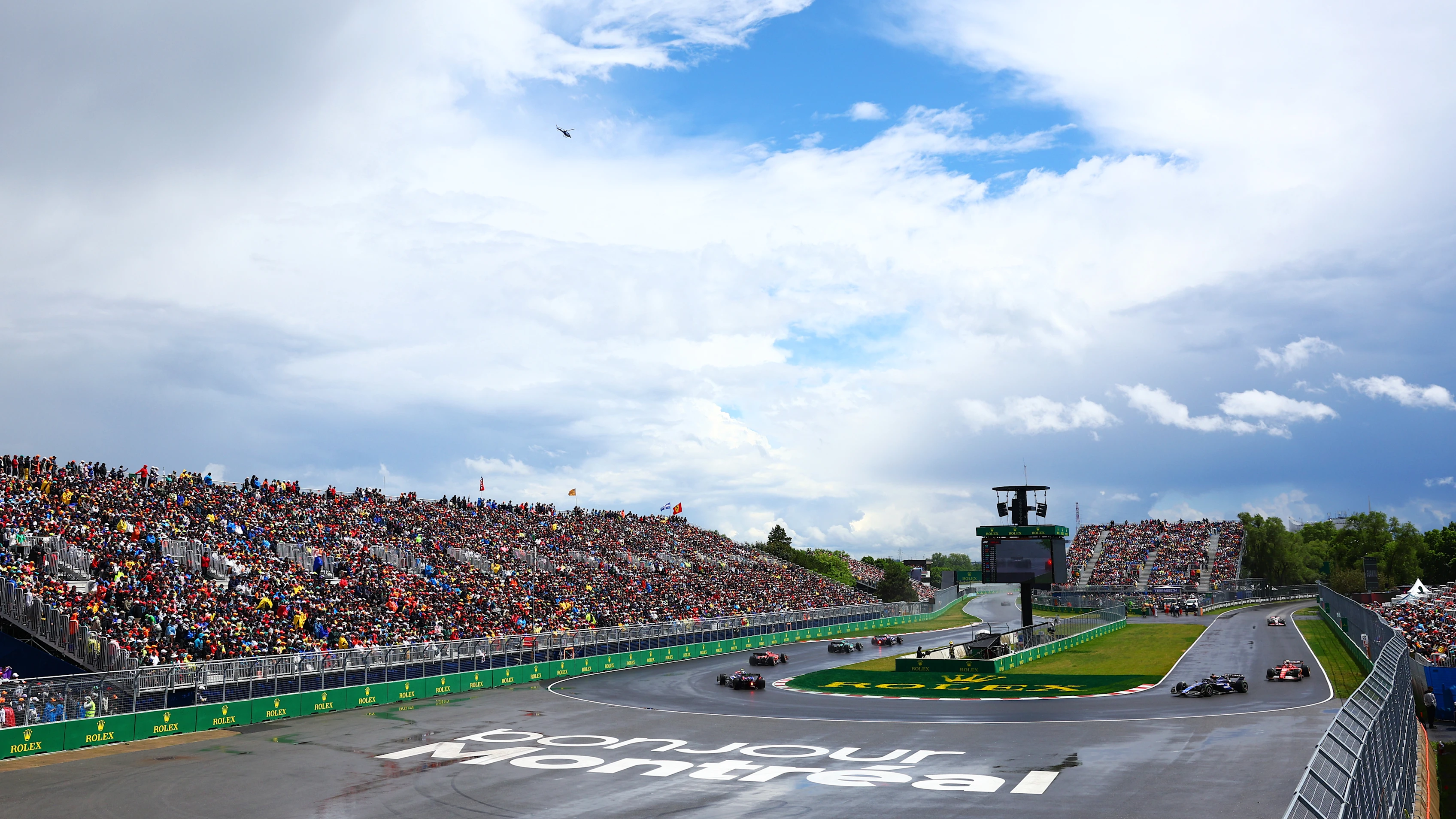 MONTREAL, QUEBEC - JUNE 09: A general view of the start during the F1 Grand Prix of Canada at
