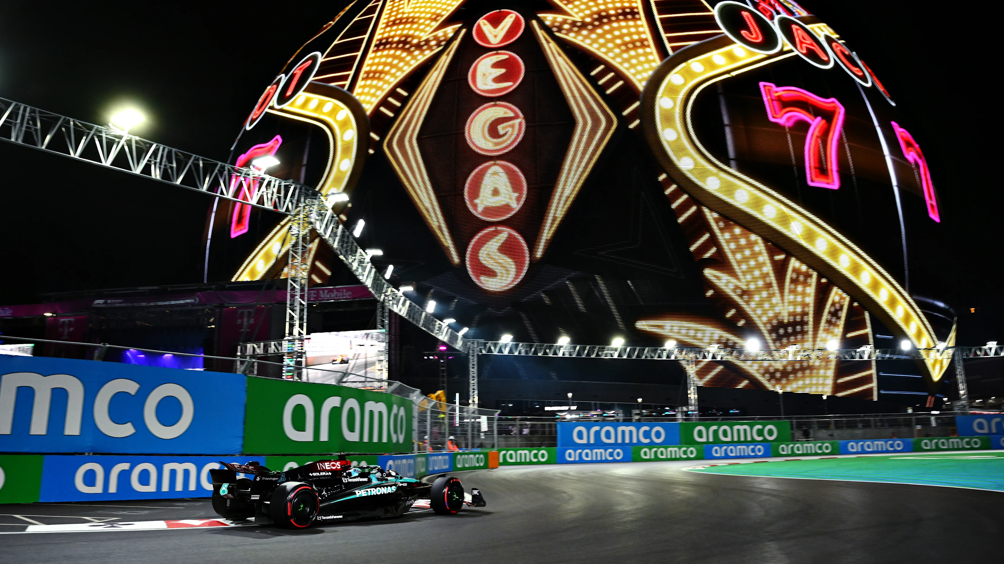 LAS VEGAS, NEVADA - NOVEMBER 22: George Russell of Great Britain driving the (63) Mercedes AMG