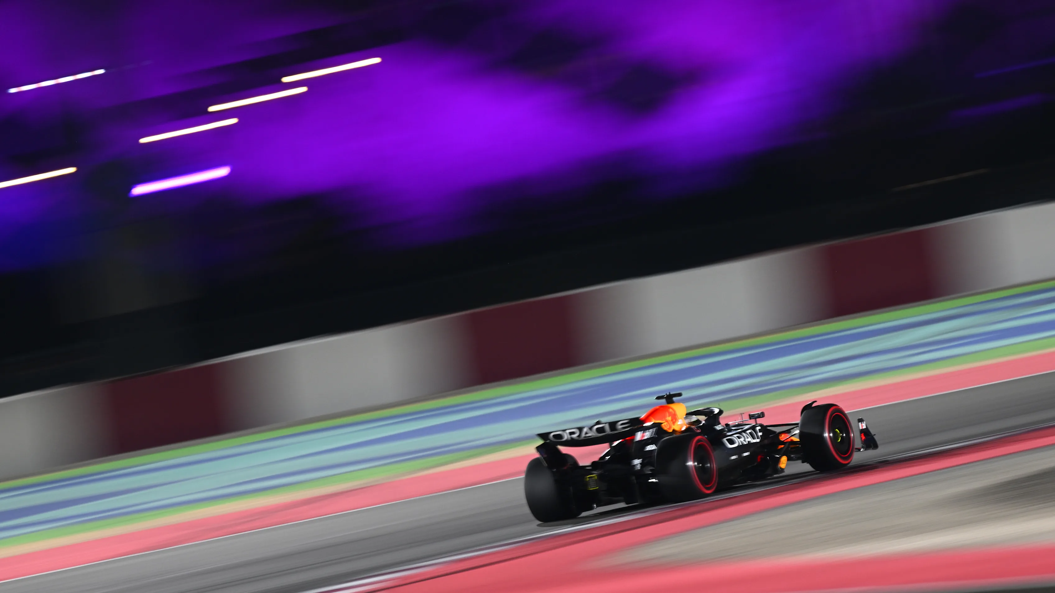 LUSAIL CITY, QATAR - NOVEMBER 30: Lance Stroll of Canada driving the (18) Aston Martin AMR24
