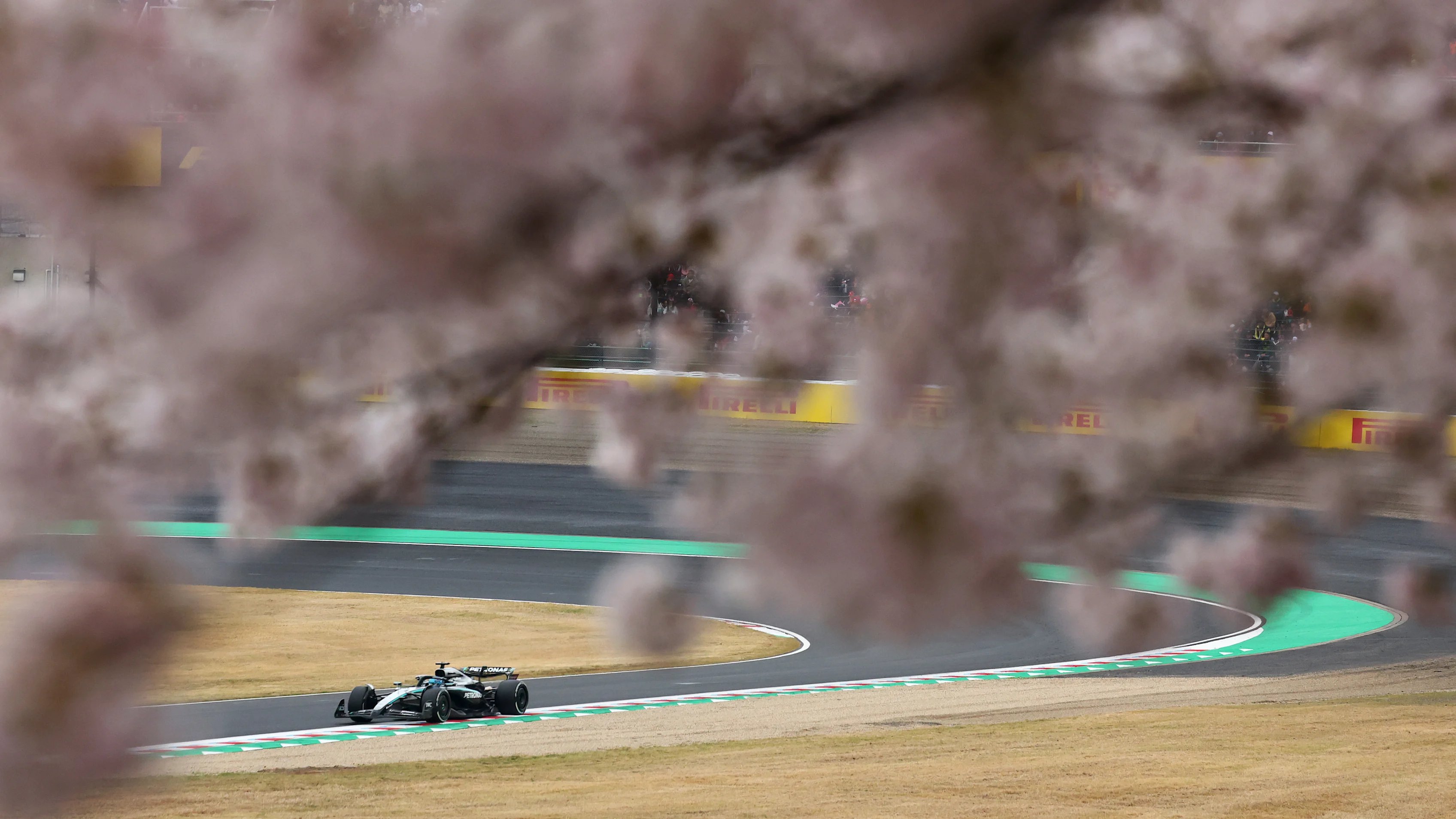 SUZUKA, JAPAN - APRIL 06: George Russell of Great Britain driving the (63) Mercedes AMG Petronas F1 Team W16 on track during the F1 Grand Prix of Japan at Suzuka Circuit on April 06, 2025 in Suzuka, Japan. (Photo by Clive Rose/Getty Images)
