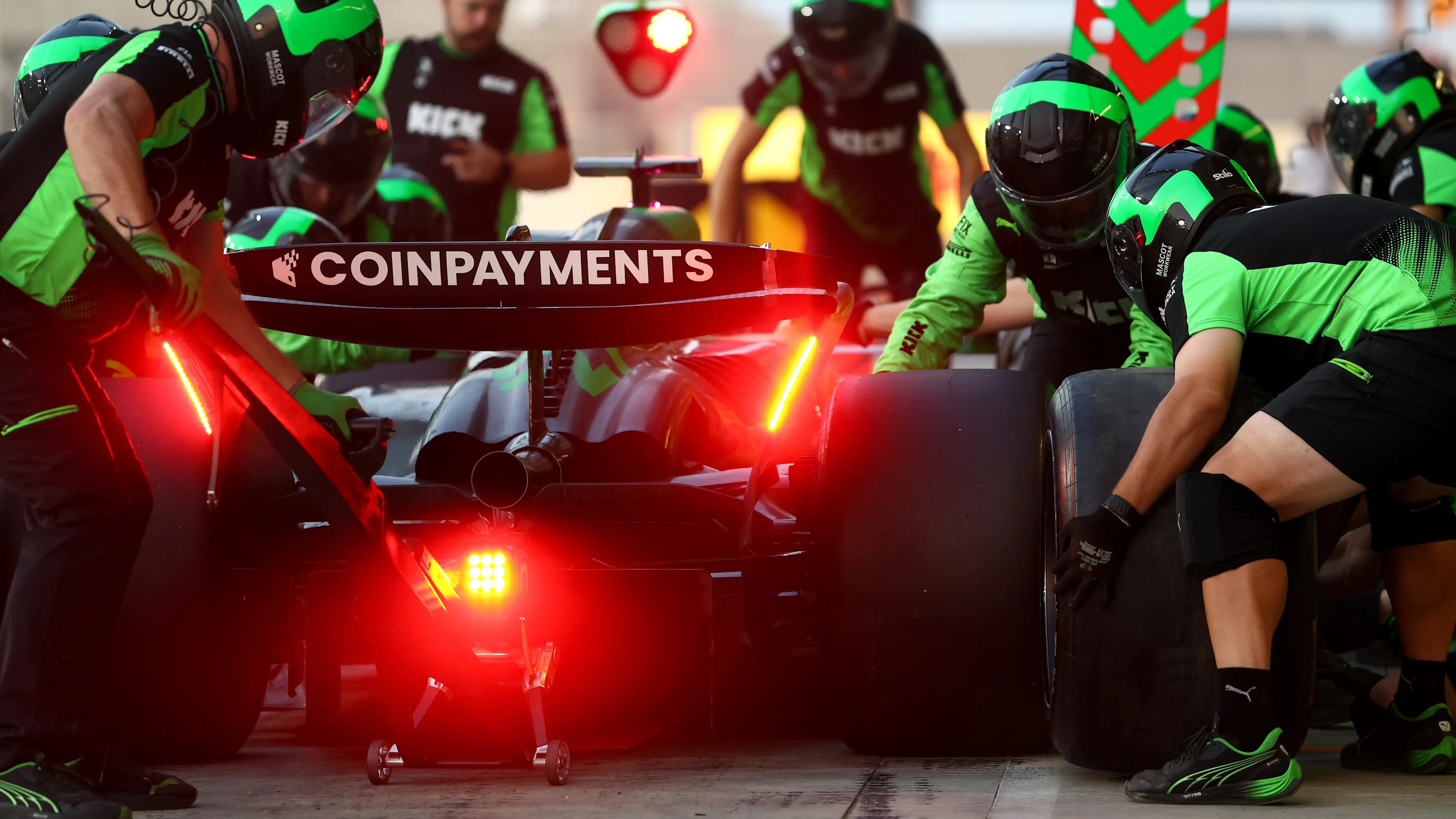 ABU DHABI, UNITED ARAB EMIRATES - DECEMBER 05: Nico Hulkenberg of Germany driving the (27) Kick Sauber C45 Ferrari makes a pitstop during practice ahead of the F1 Grand Prix of Abu Dhabi at Yas Marina Circuit on December 05, 2025 in Abu Dhabi, United Arab Emirates. (Photo by Peter Fox/Getty Images)