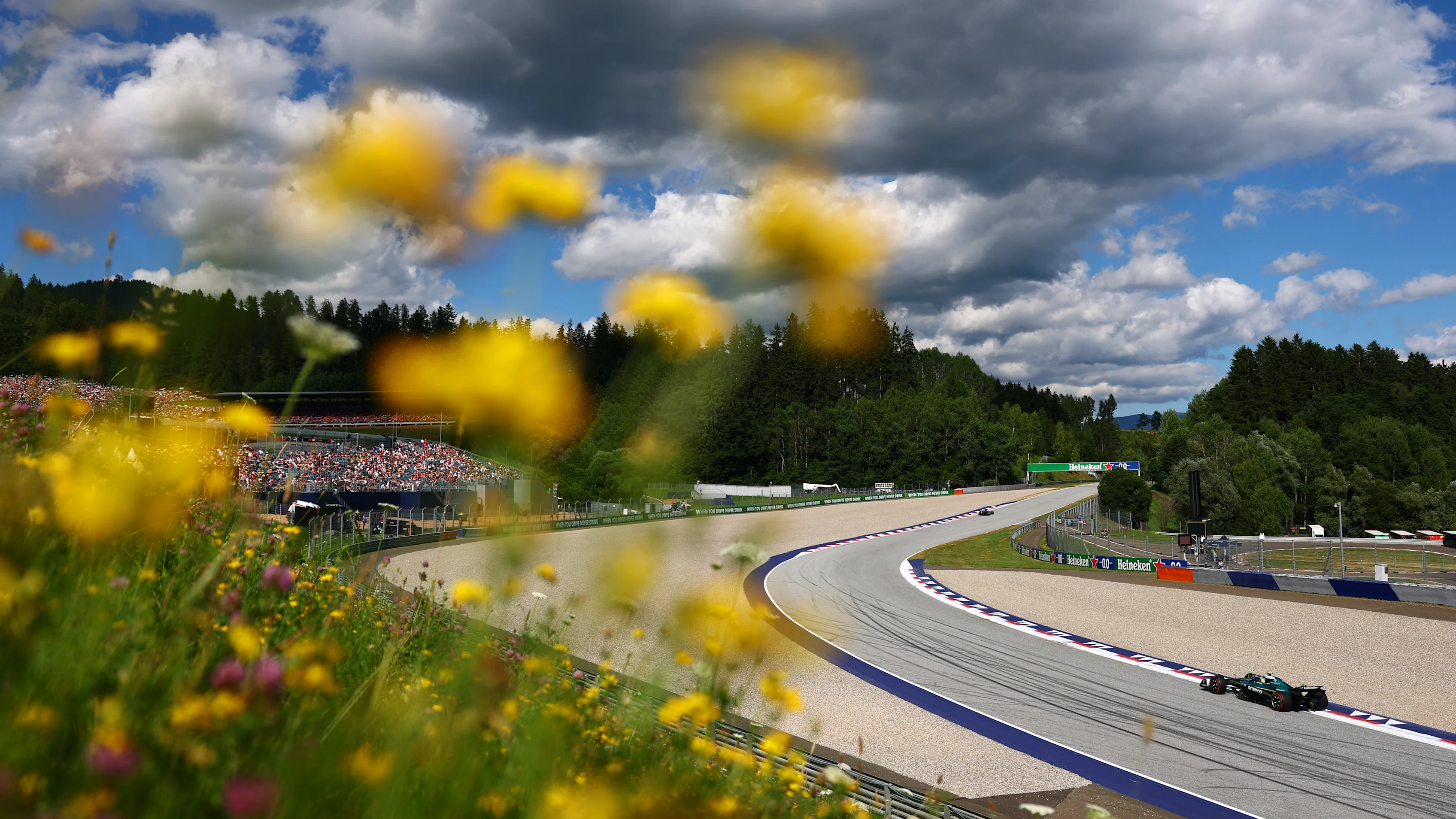 SPIELBERG, AUSTRIA - JUNE 28: Fernando Alonso of Spain driving the (14) Aston Martin F1 Team AMR25 Mercedes on track during qualifying ahead of the F1 Grand Prix of Austria at Red Bull Ring on June 28, 2025 in Spielberg, Austria. (Photo by Clive Rose - Formula 1/Formula 1 via Getty Images)