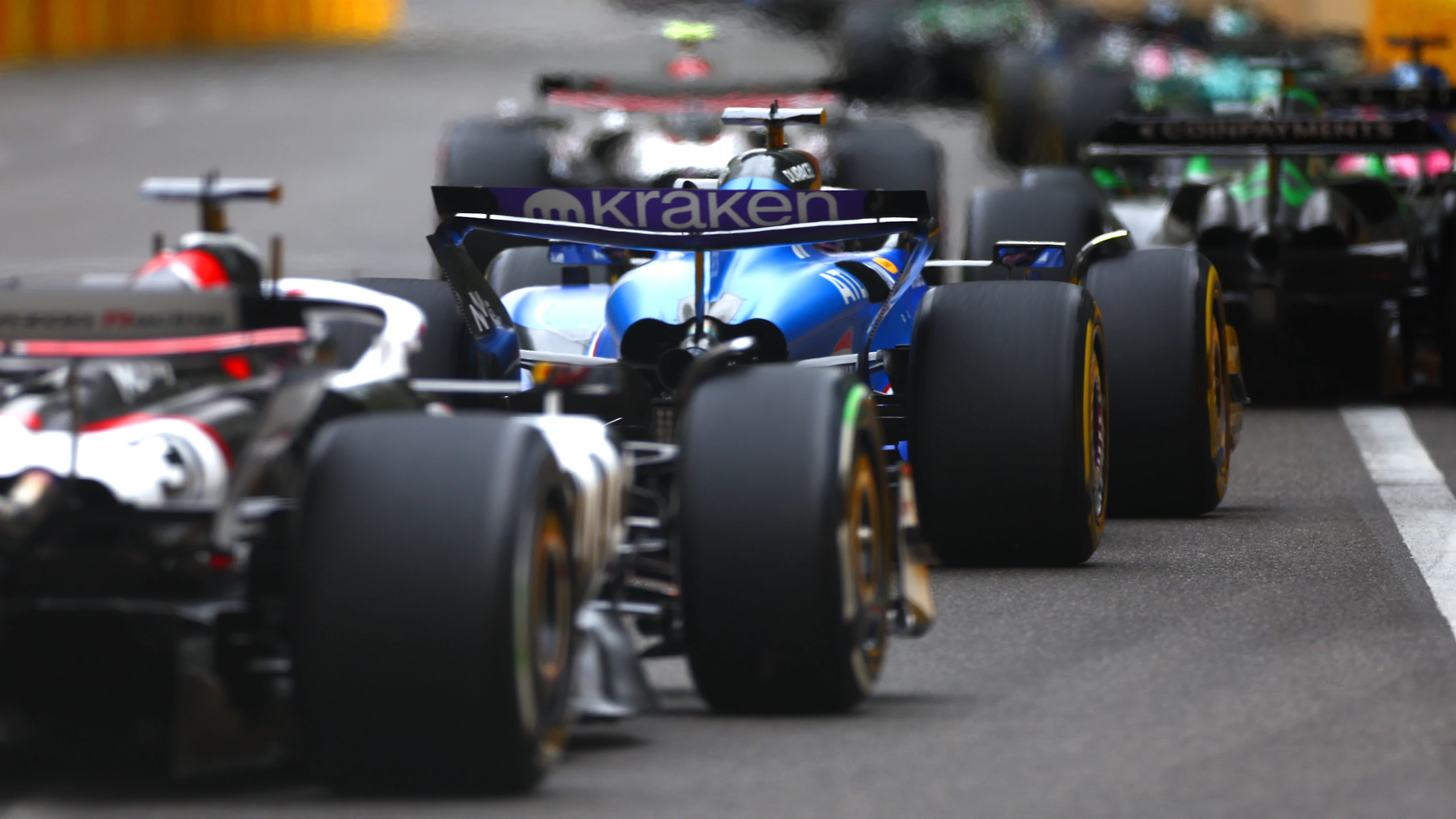 BAKU, AZERBAIJAN - SEPTEMBER 21: Alexander Albon of Thailand driving the (23) Williams FW47