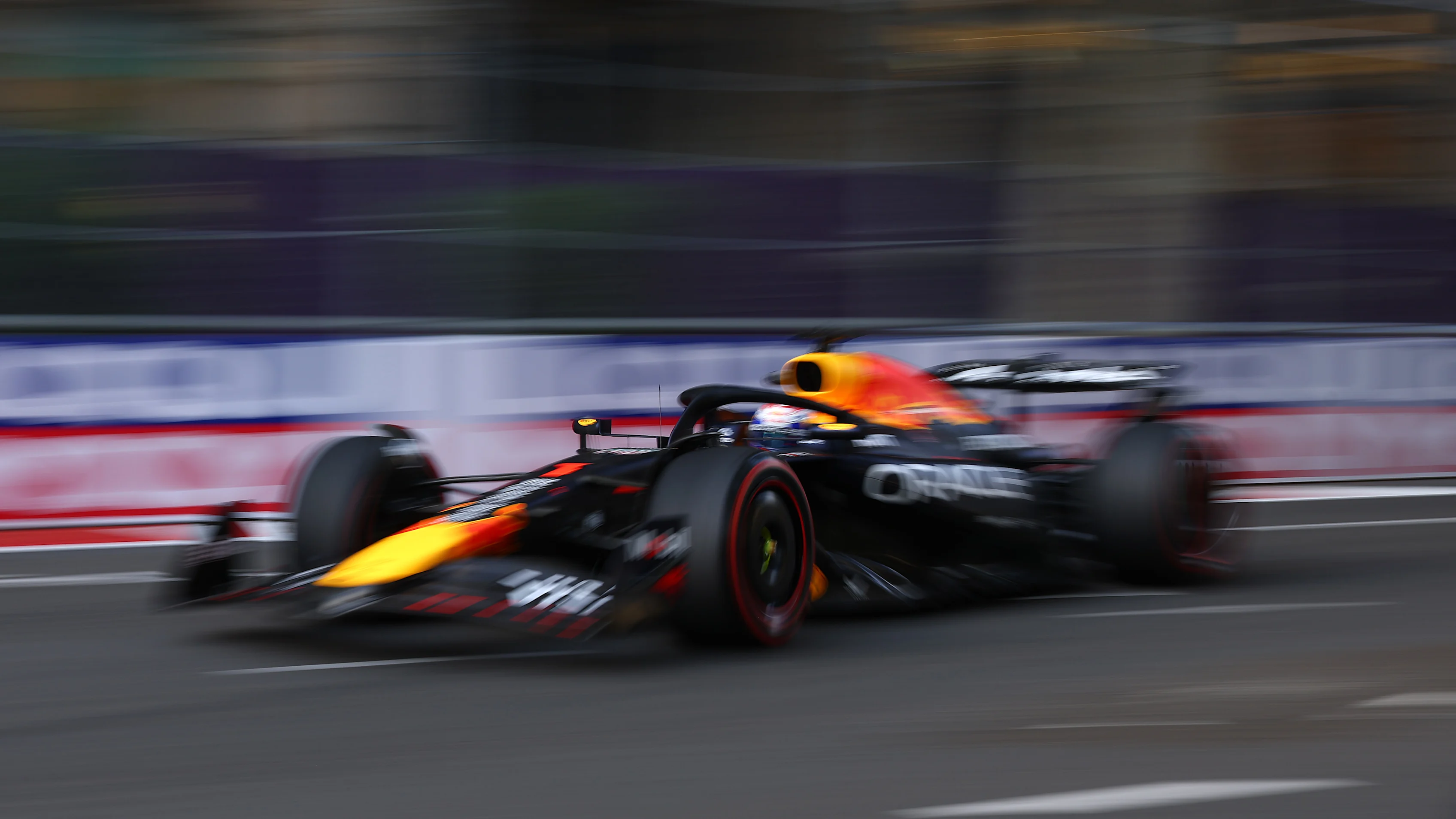 BAKU, AZERBAIJAN - SEPTEMBER 19: Max Verstappen of the Netherlands driving the (1) Oracle Red Bull Racing RB21 on track during practice ahead of the F1 Grand Prix of Azerbaijan at Baku City Circuit on September 19, 2025 in Baku, Azerbaijan. (Photo by Mark Thompson/Getty Images)