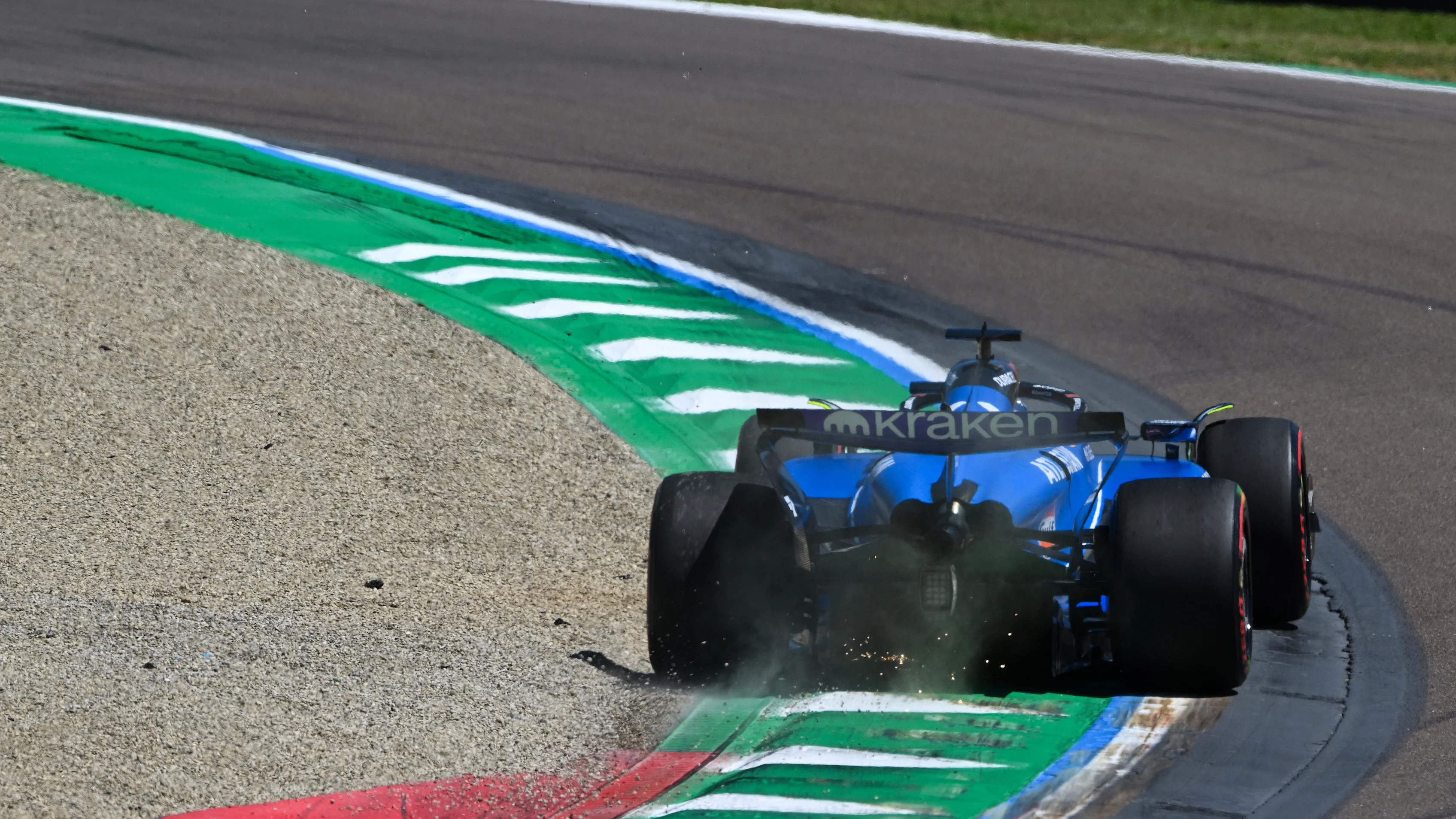 IMOLA, ITALY - MAY 16: Alexander Albon of Thailand driving the (23) Williams FW47 Mercedes on track during practice ahead of the F1 Grand Prix of Emilia-Romagna at Autodromo Internazionale Enzo e Dino Ferrari on May 16, 2025 in Imola, Italy. (Photo by Mark Sutton - Formula 1/Formula 1 via Getty Images)