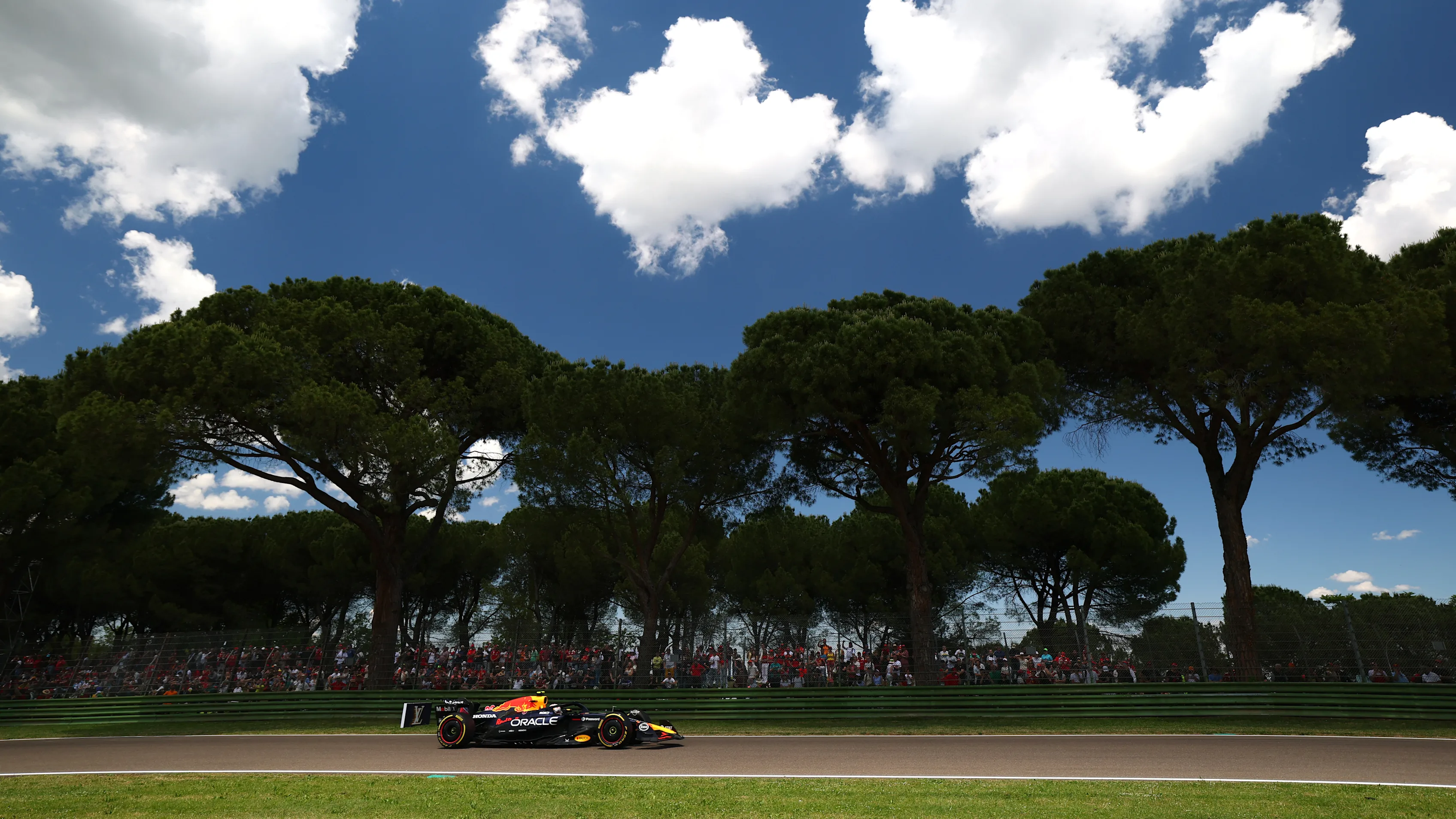 IMOLA, ITALY - MAY 17: Yuki Tsunoda of Japan driving the (22) Oracle Red Bull Racing RB21 on track