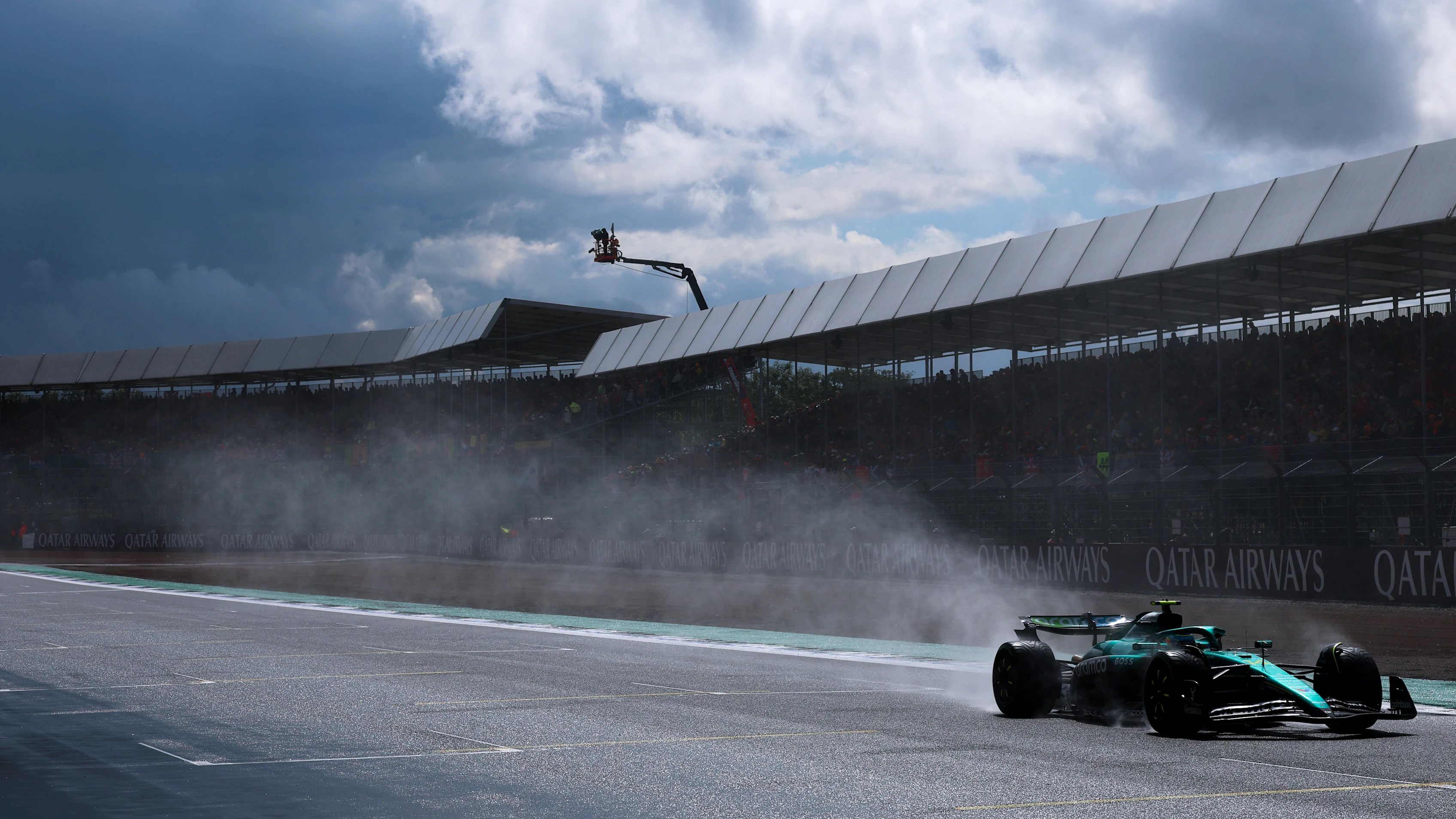 NORTHAMPTON, ENGLAND - JULY 06: Fernando Alonso of Spain driving the (14) Aston Martin F1 Team AMR25 Mercedes on track during the F1 Grand Prix of Great Britain at Silverstone Circuit on July 06, 2025 in Northampton, England. (Photo by Mark Thompson/Getty Images)