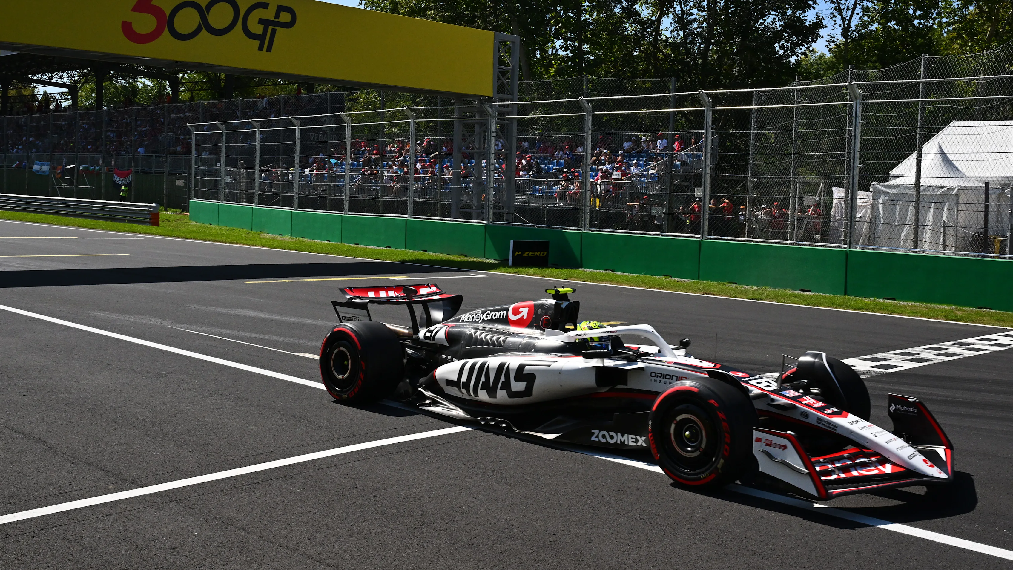 MONZA, ITALY - SEPTEMBER 06: Oliver Bearman of Great Britain driving the (87) Haas F1 VF-25 Ferrari on track during final practice ahead of the F1 Grand Prix of Italy at Autodromo Nazionale Monza on September 06, 2025 in Monza, Italy. (Photo by Mark Sutton - Formula 1/Formula 1 via Getty Images)